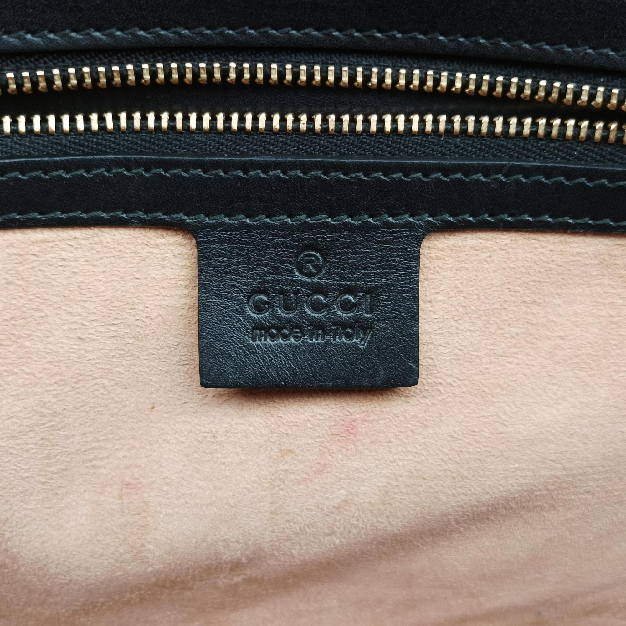 Pre-owned Gucci Sylvie Black×green×red leather 421882 shoulderbag | stylenewstar