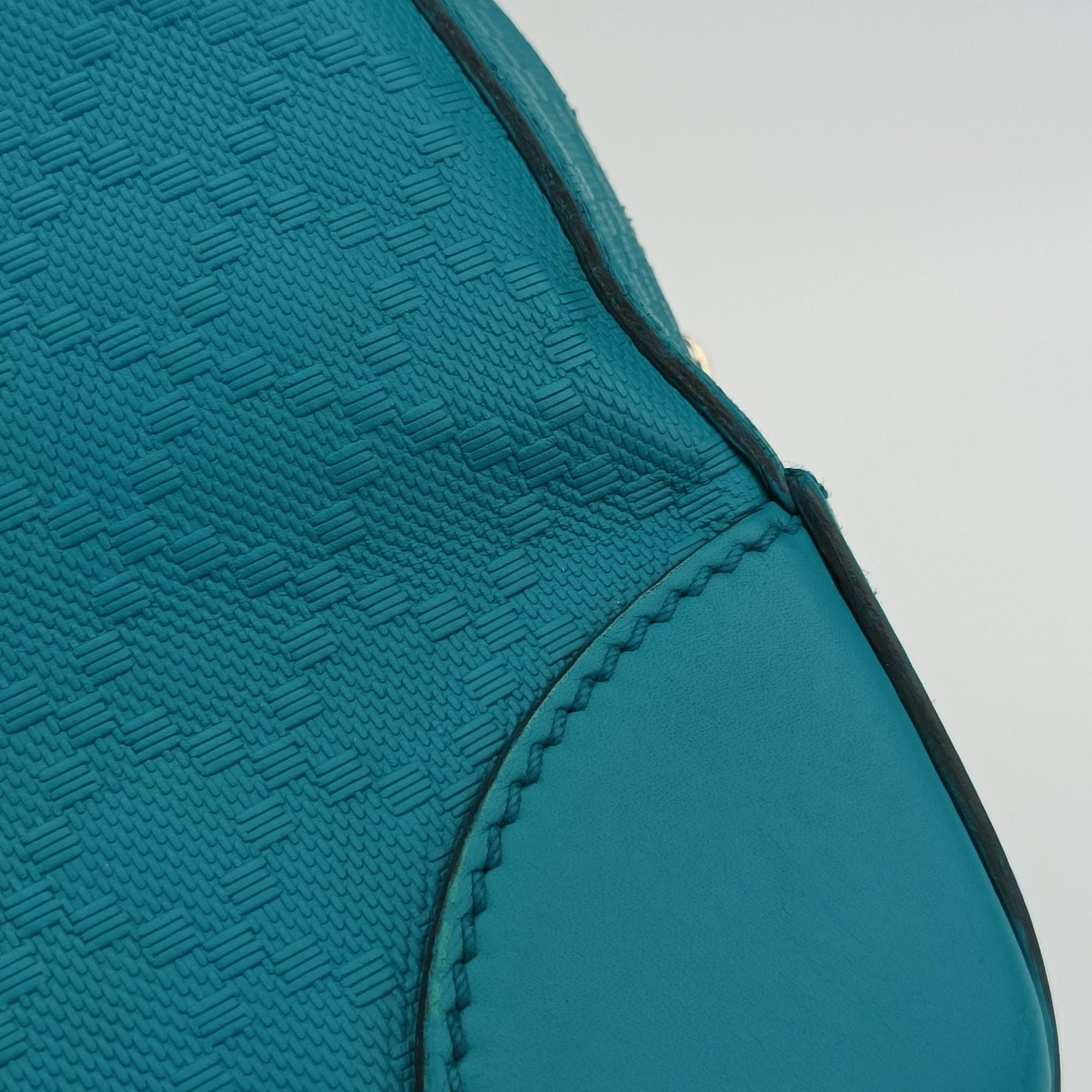 Pre-owned Gucci Bright Diamante Blue Leather 354224 shoulderbag | stylenewstar