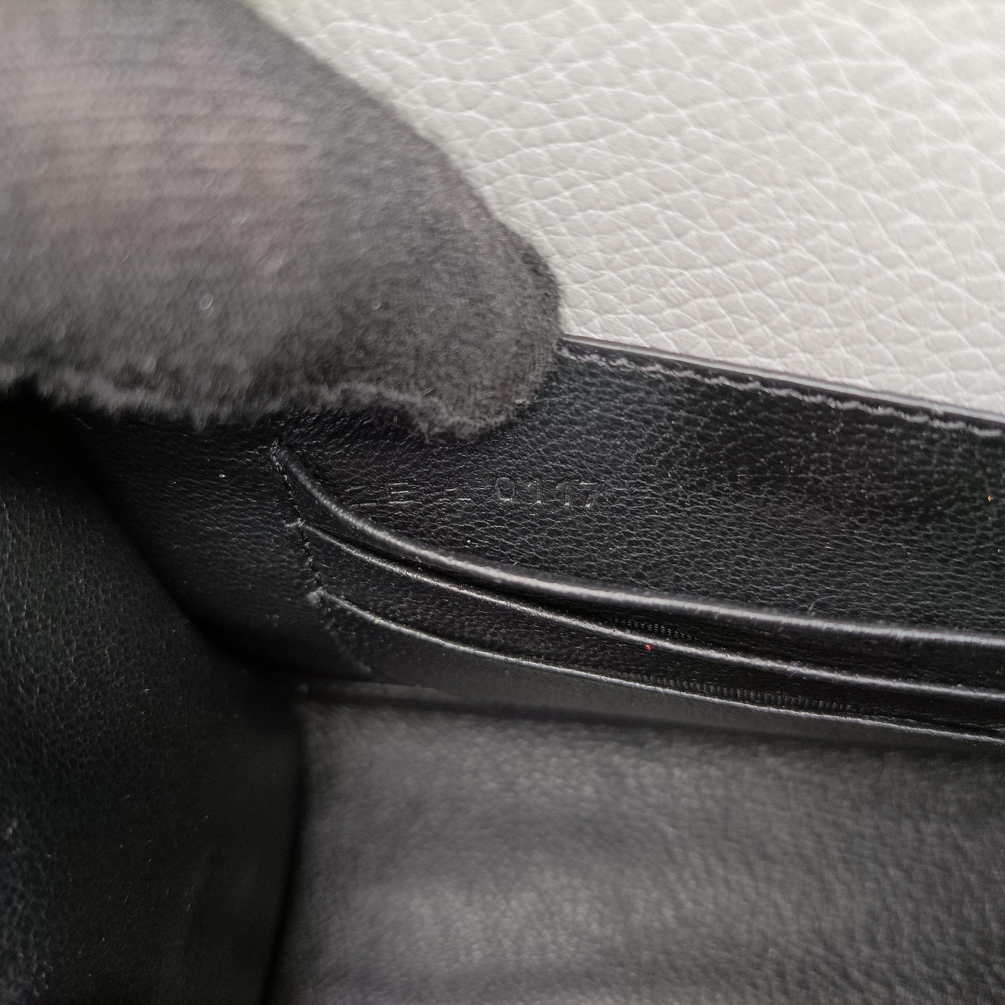 Pre-owned Givenchy Horizon Grey Leather  shoulderbag | stylenewstar