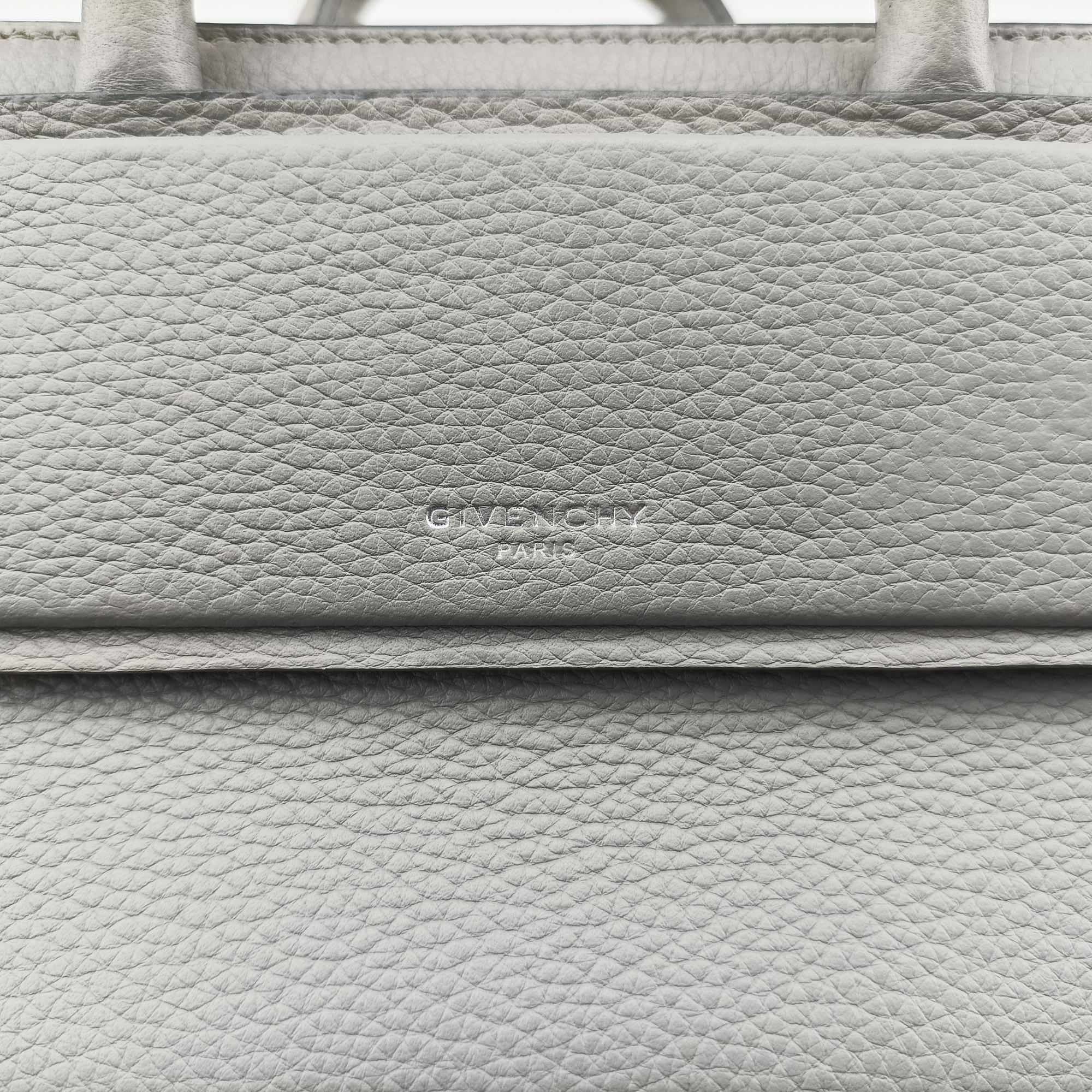 Pre-owned Givenchy Horizon Grey Leather  shoulderbag | stylenewstar