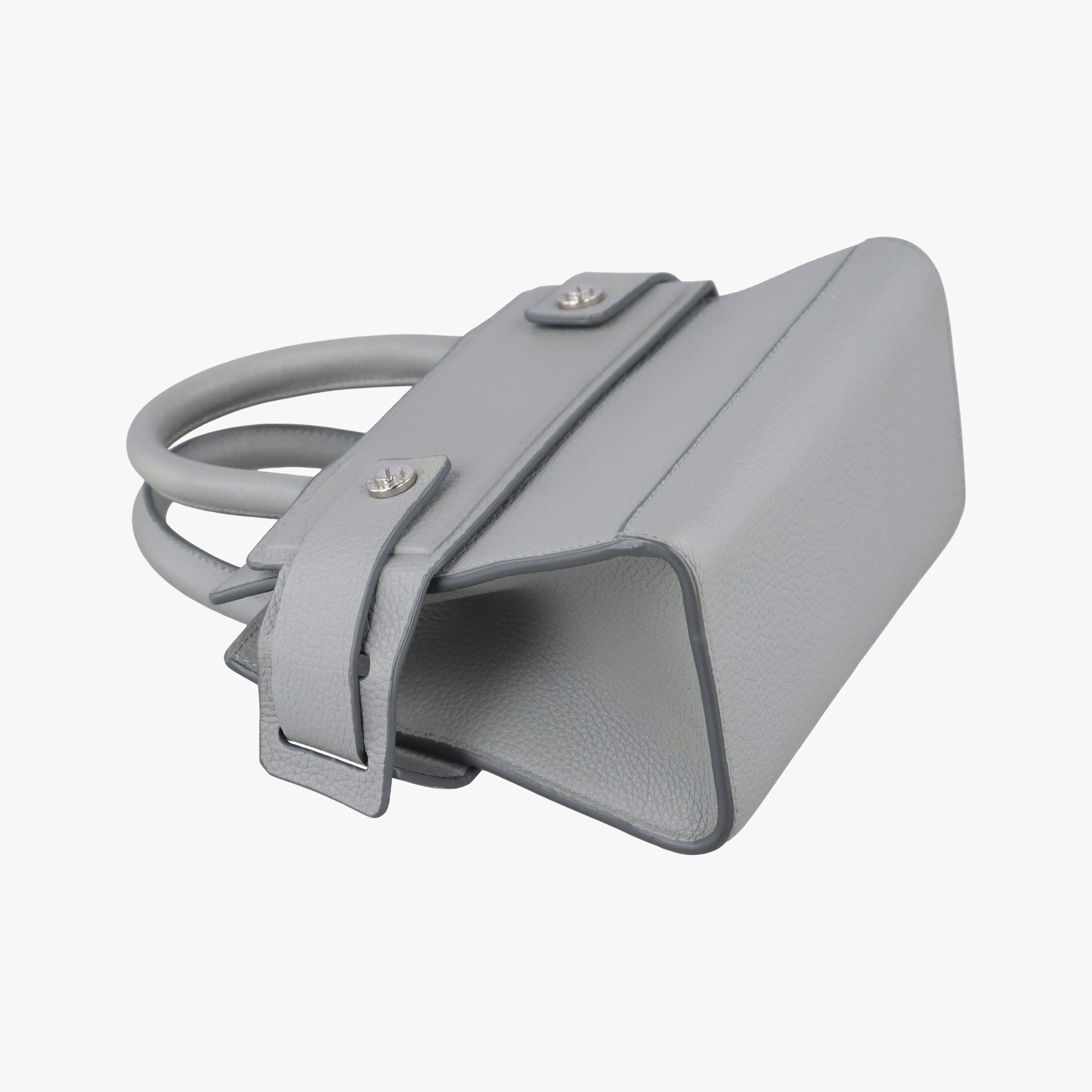 Pre-owned Givenchy Horizon Grey Leather  shoulderbag | stylenewstar