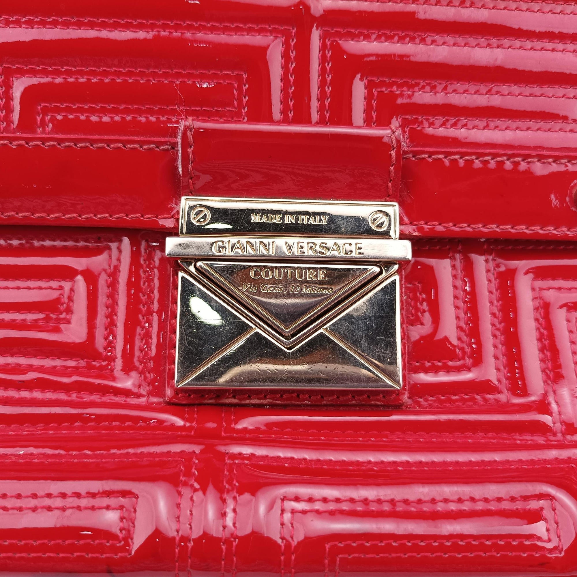 Pre-owned VERSACE Gianni Greca couture Red Patent 8BR600 shoulderbag | stylenewstar