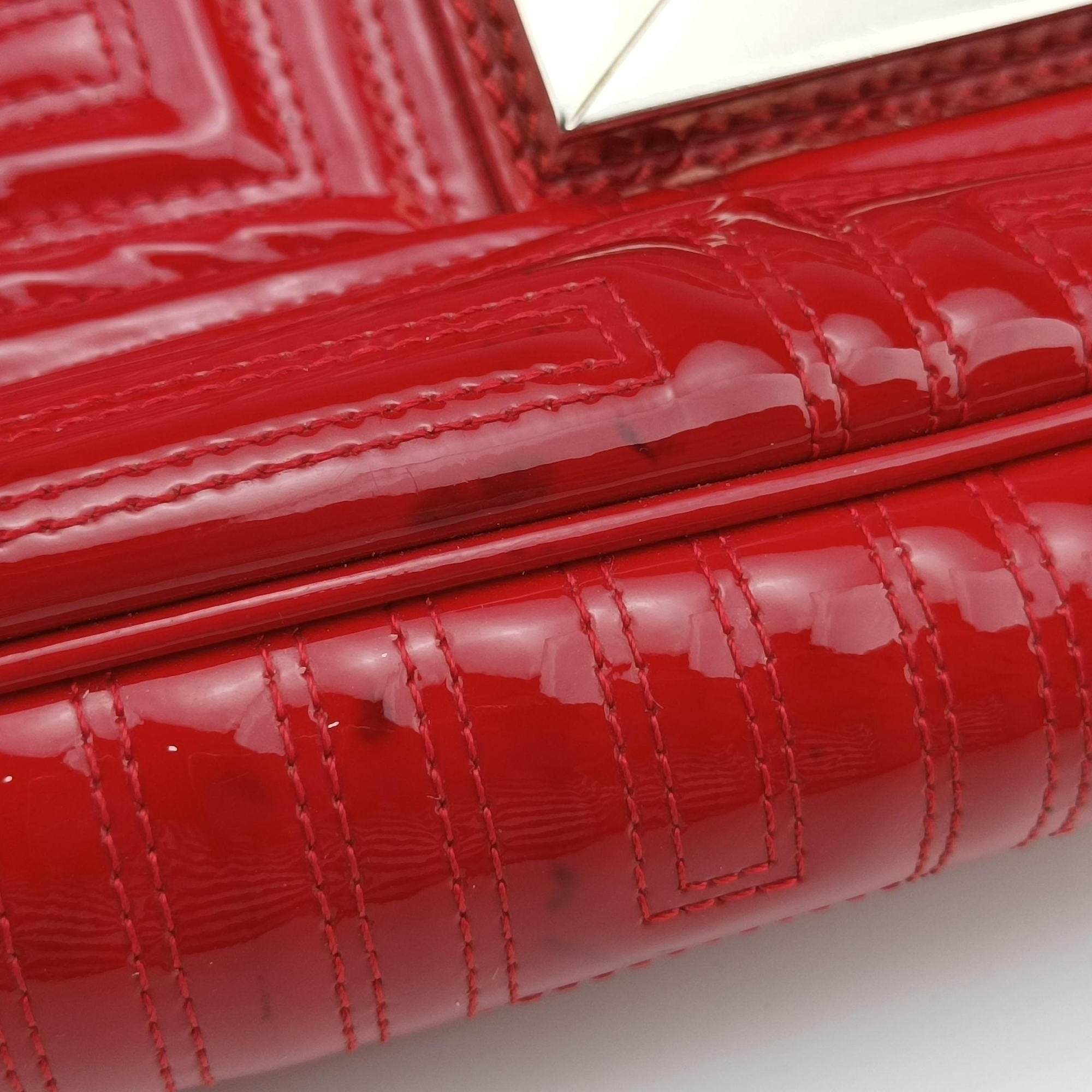 Pre-owned VERSACE Gianni Greca couture Red Patent 8BR600 shoulderbag | stylenewstar