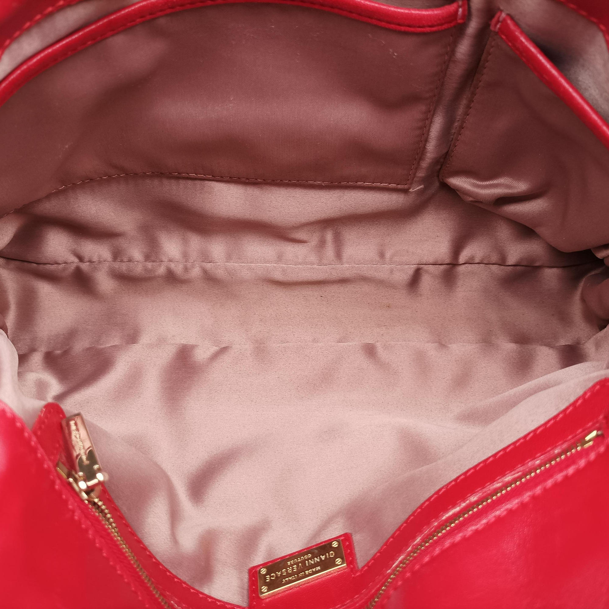 Pre-owned VERSACE Gianni Greca couture Red Patent 8BR600 shoulderbag | stylenewstar