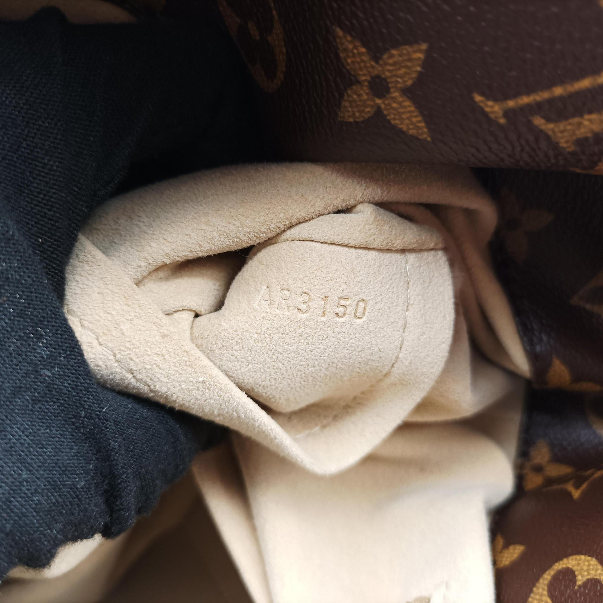 Pre-owned Louis Vuitton ARTSY MM brown Monogram Canvas M40249 handbag | stylenewstar