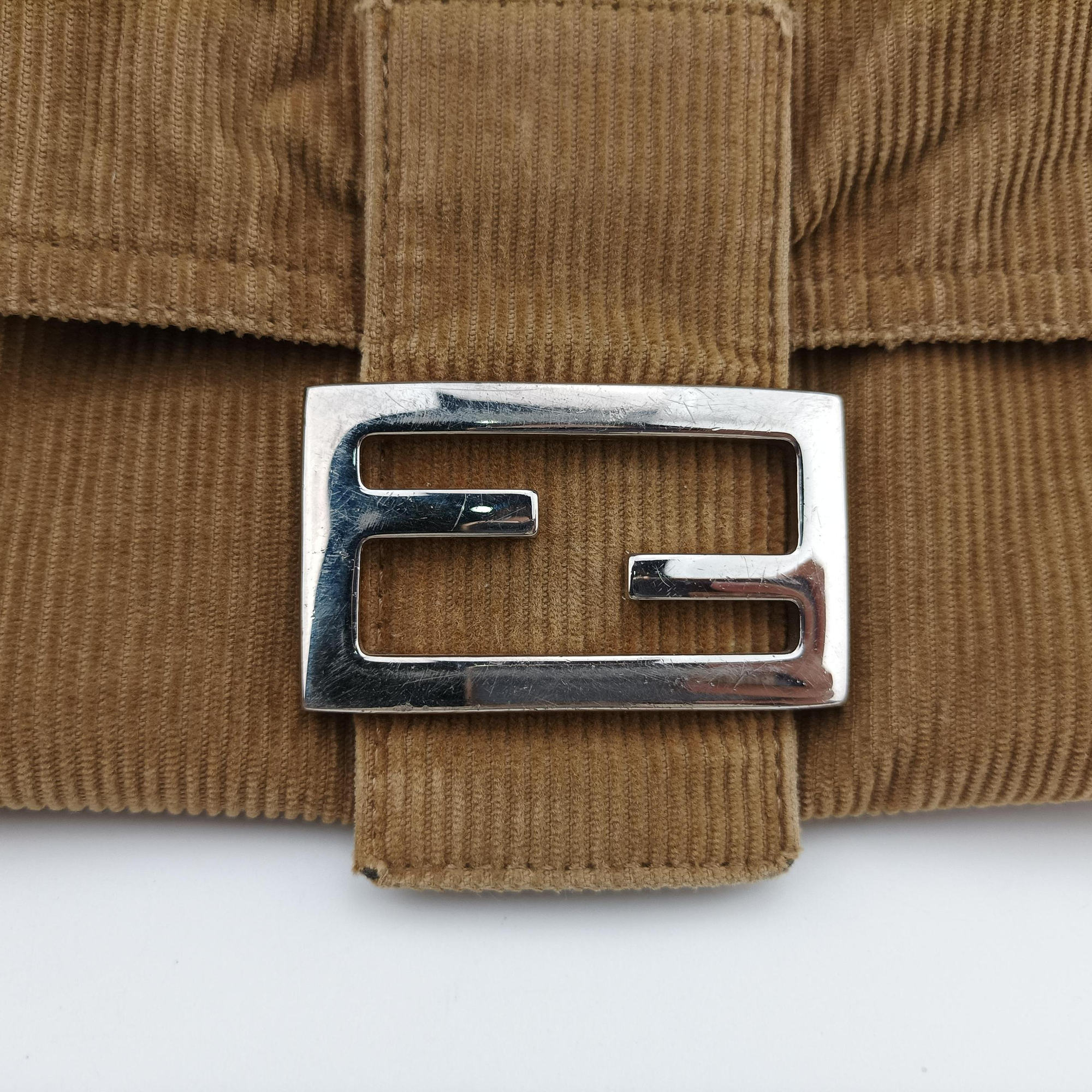 Pre-owned Fendi Mamma Baguette beige Corduroy 211126 shoulderbag | stylenewstar