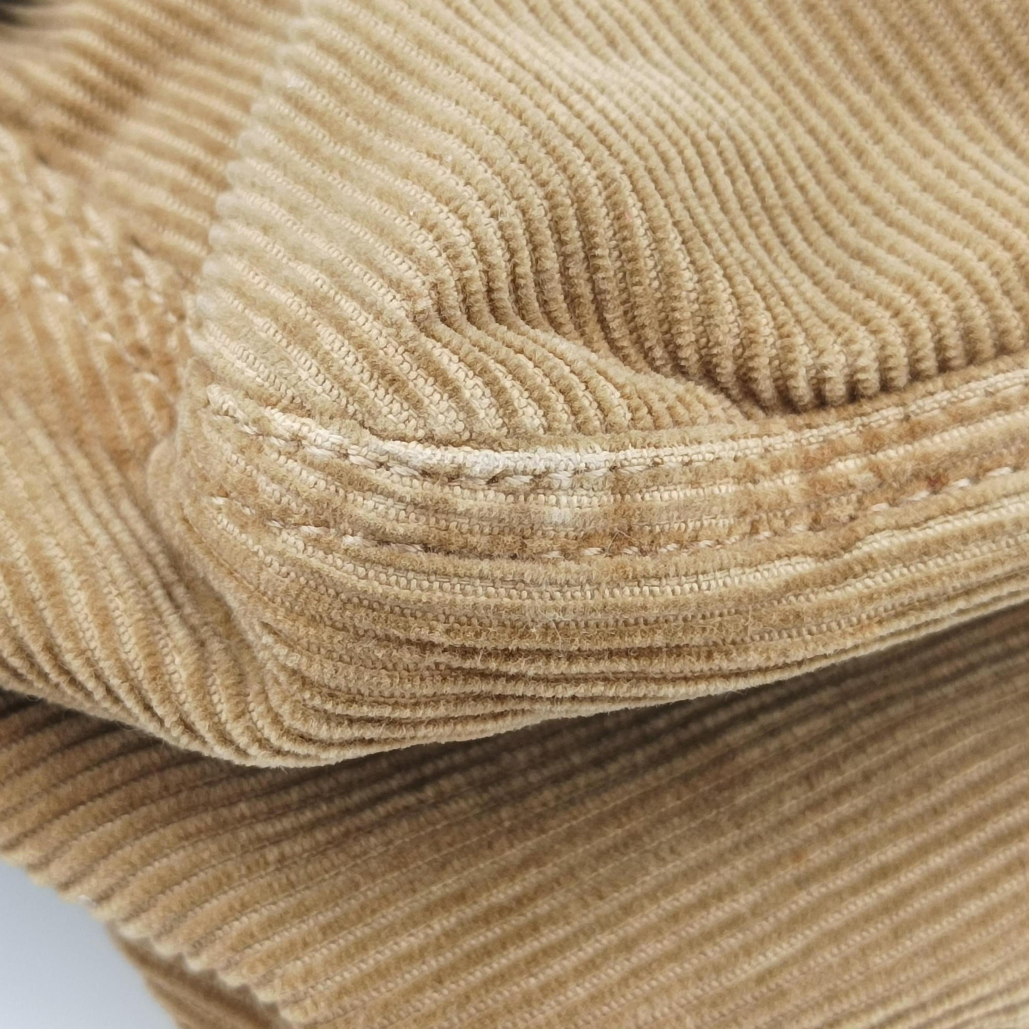 Pre-owned Fendi Mamma Baguette beige Corduroy 211126 shoulderbag | stylenewstar