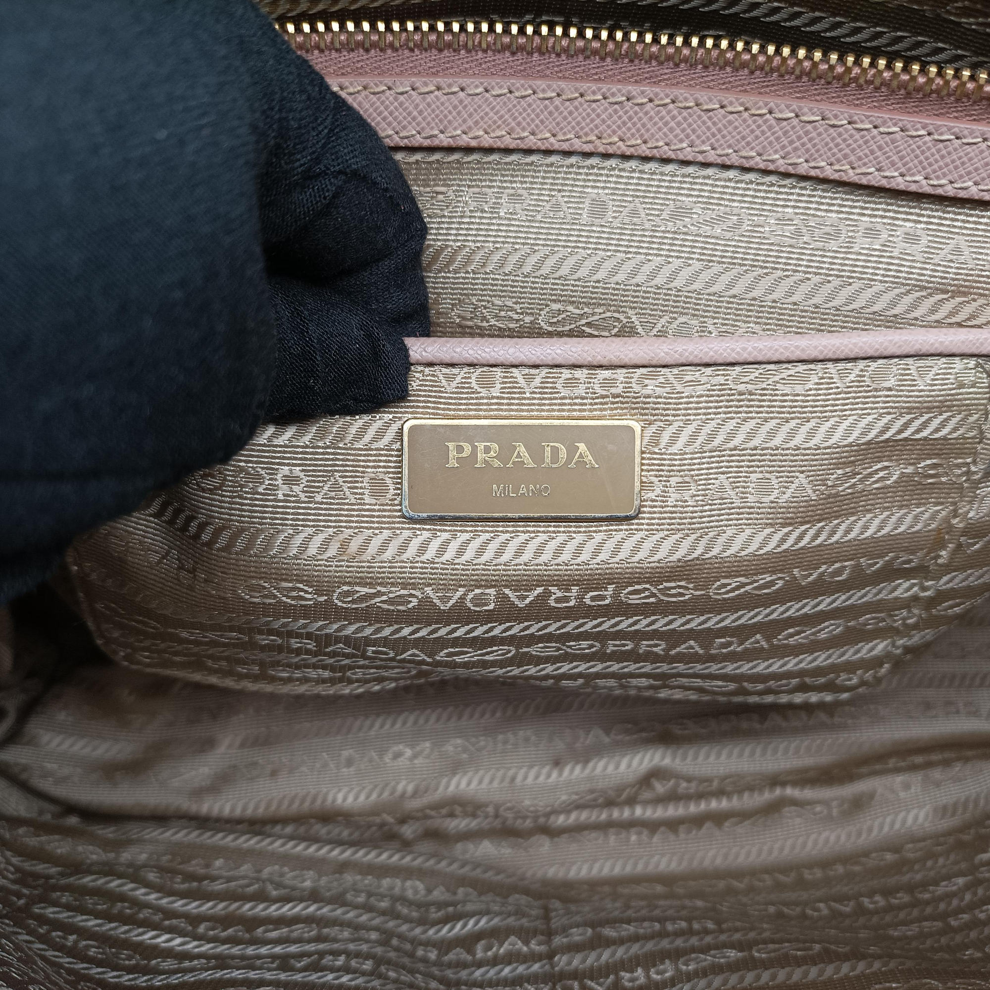 Vintage Prada Galleria Pink SAFFIANO Leather BN1786 shoulderbag | stylenewstar