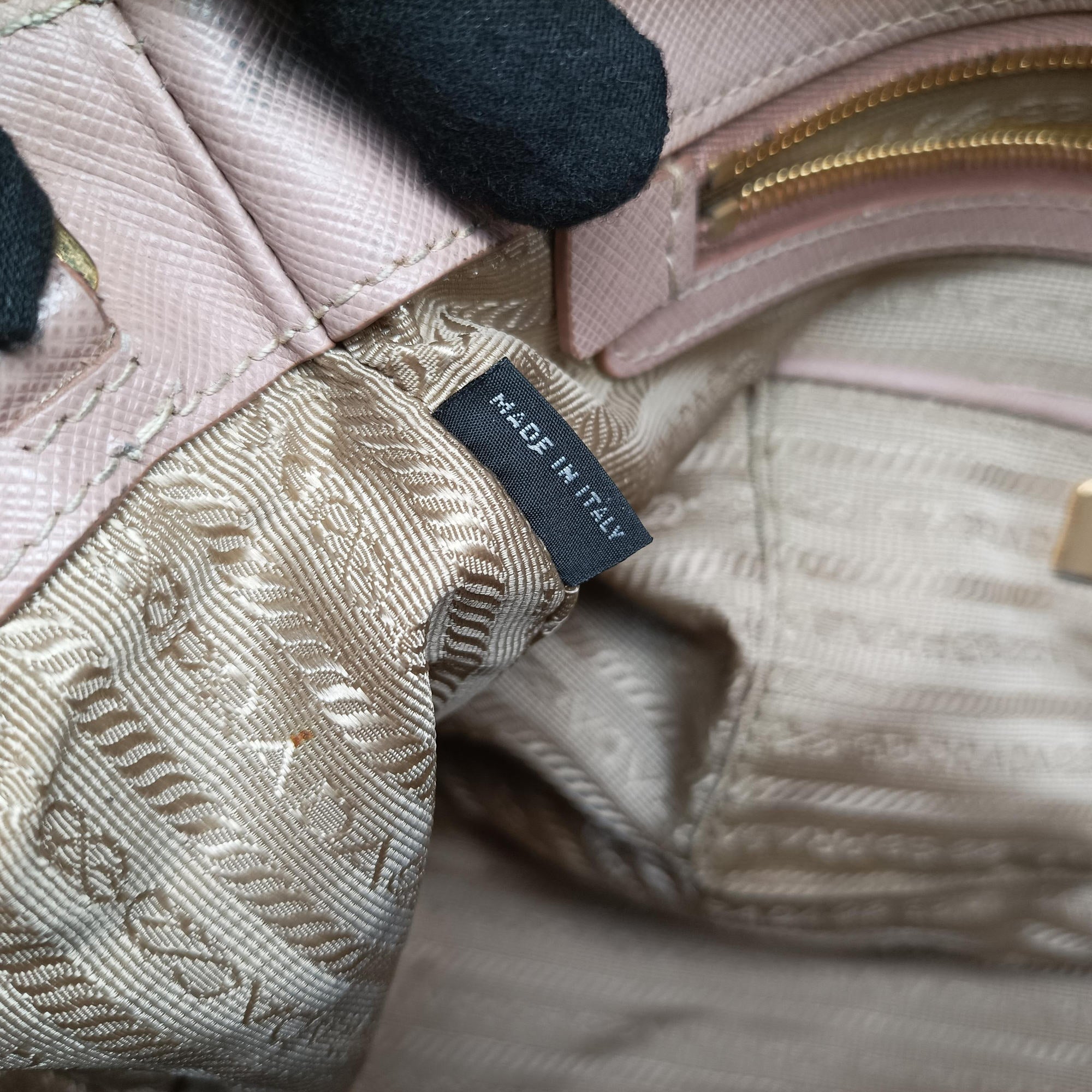 Vintage Prada Galleria Pink SAFFIANO Leather BN1786 shoulderbag | stylenewstar