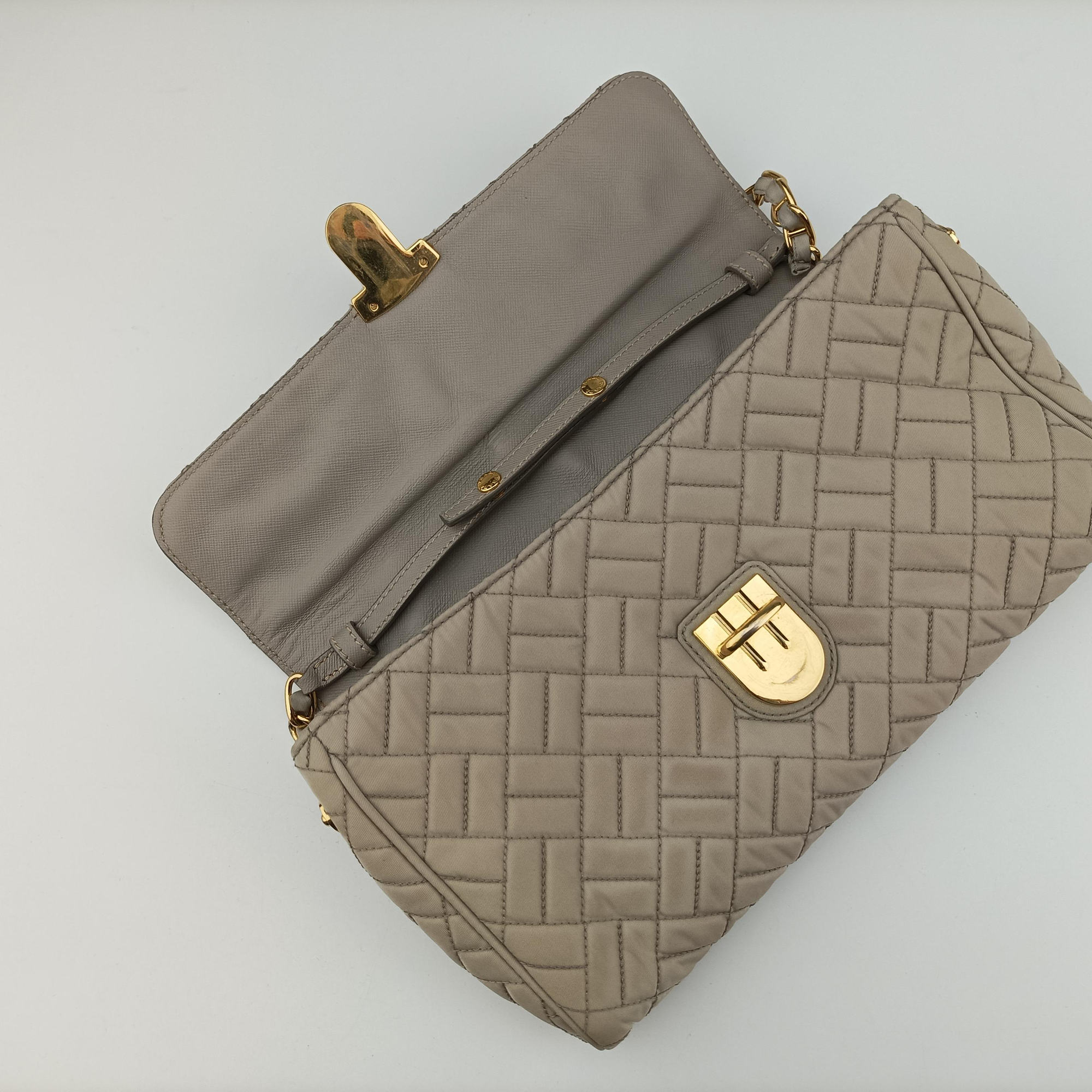 Vintage Prada Quilted Chain Argilla  nylon  shoulderbag | stylenewstar
