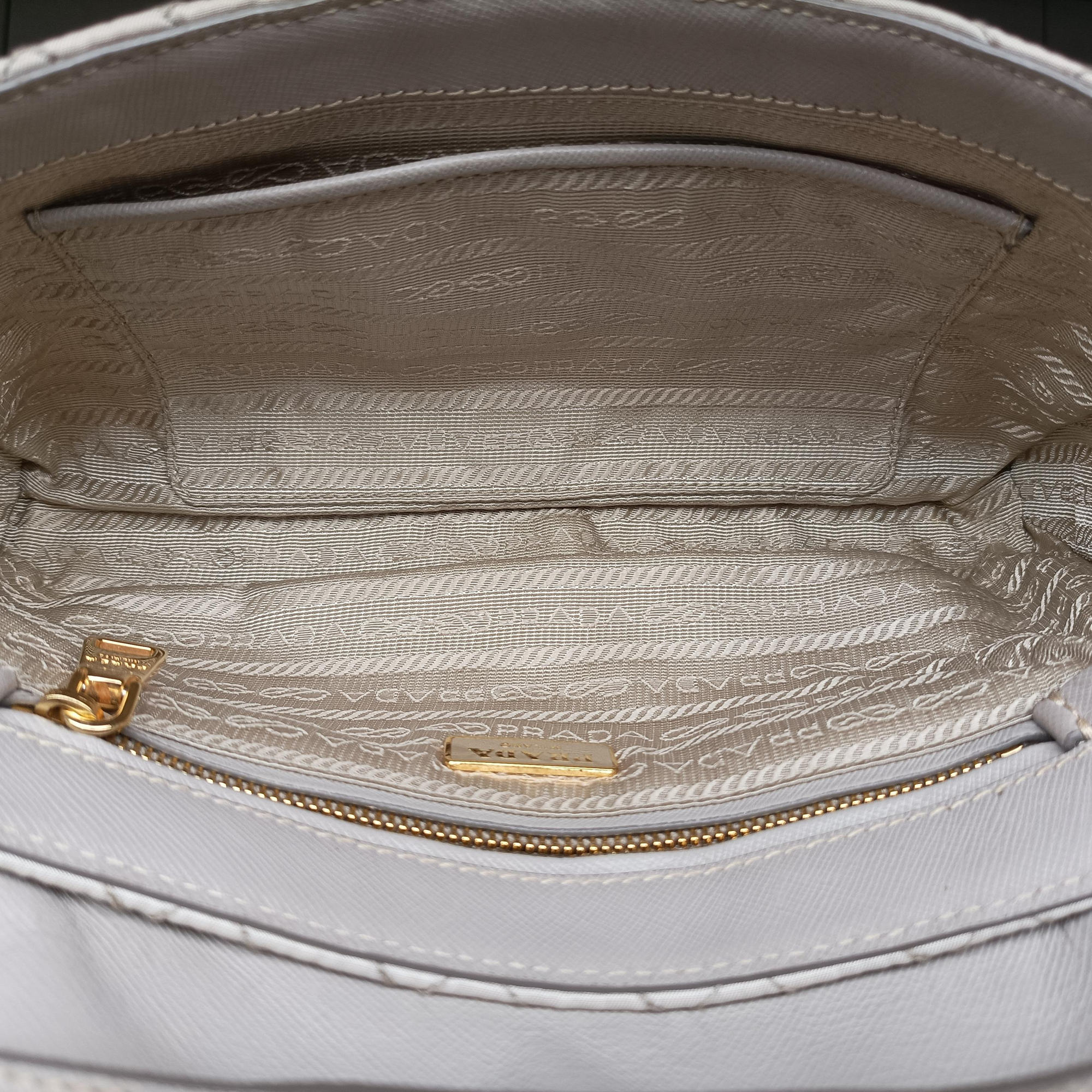 Vintage Prada Quilted Chain Argilla  nylon  shoulderbag | stylenewstar