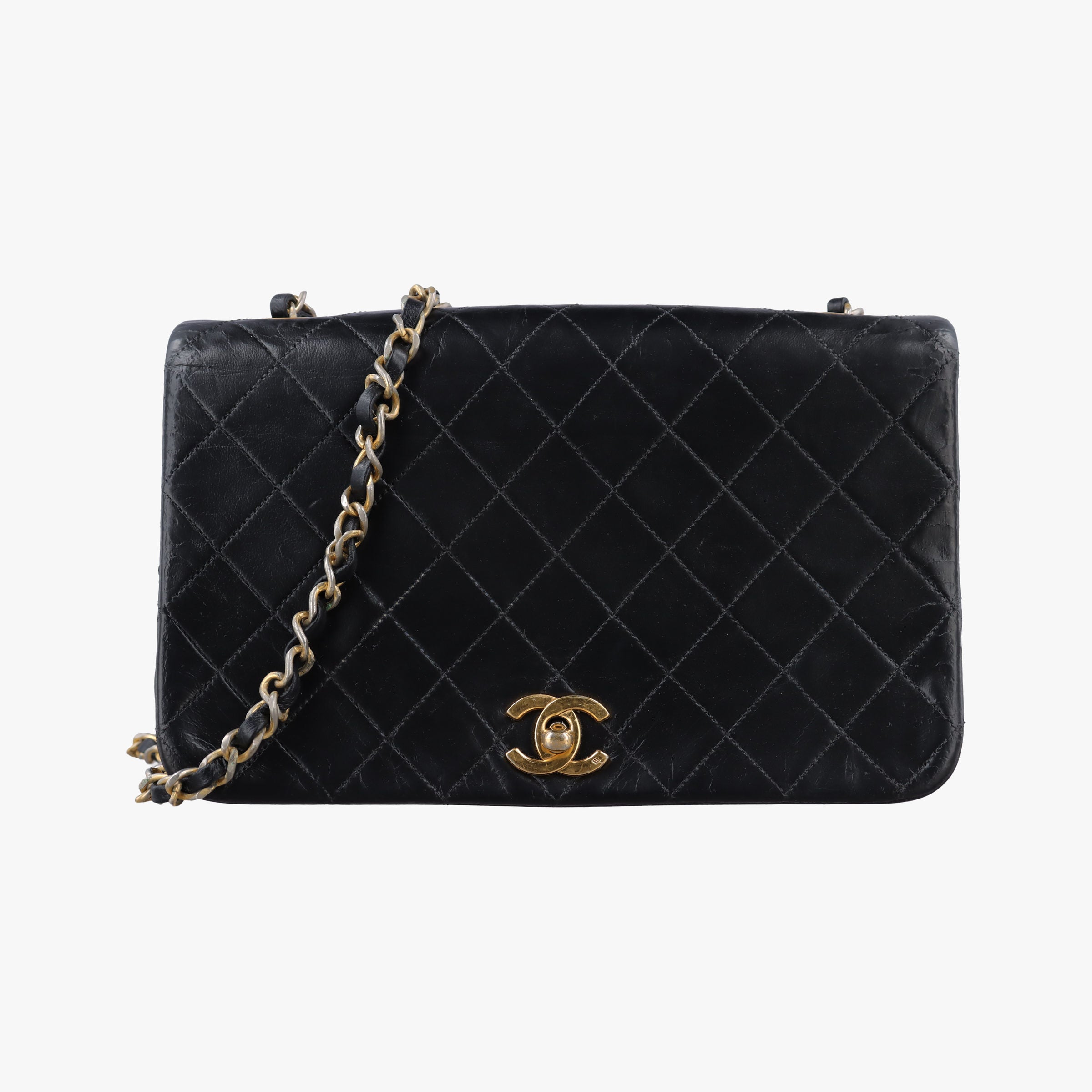Vintage Chanel Matelasse Black lambskin A80287 shoulderbag | stylenewstar