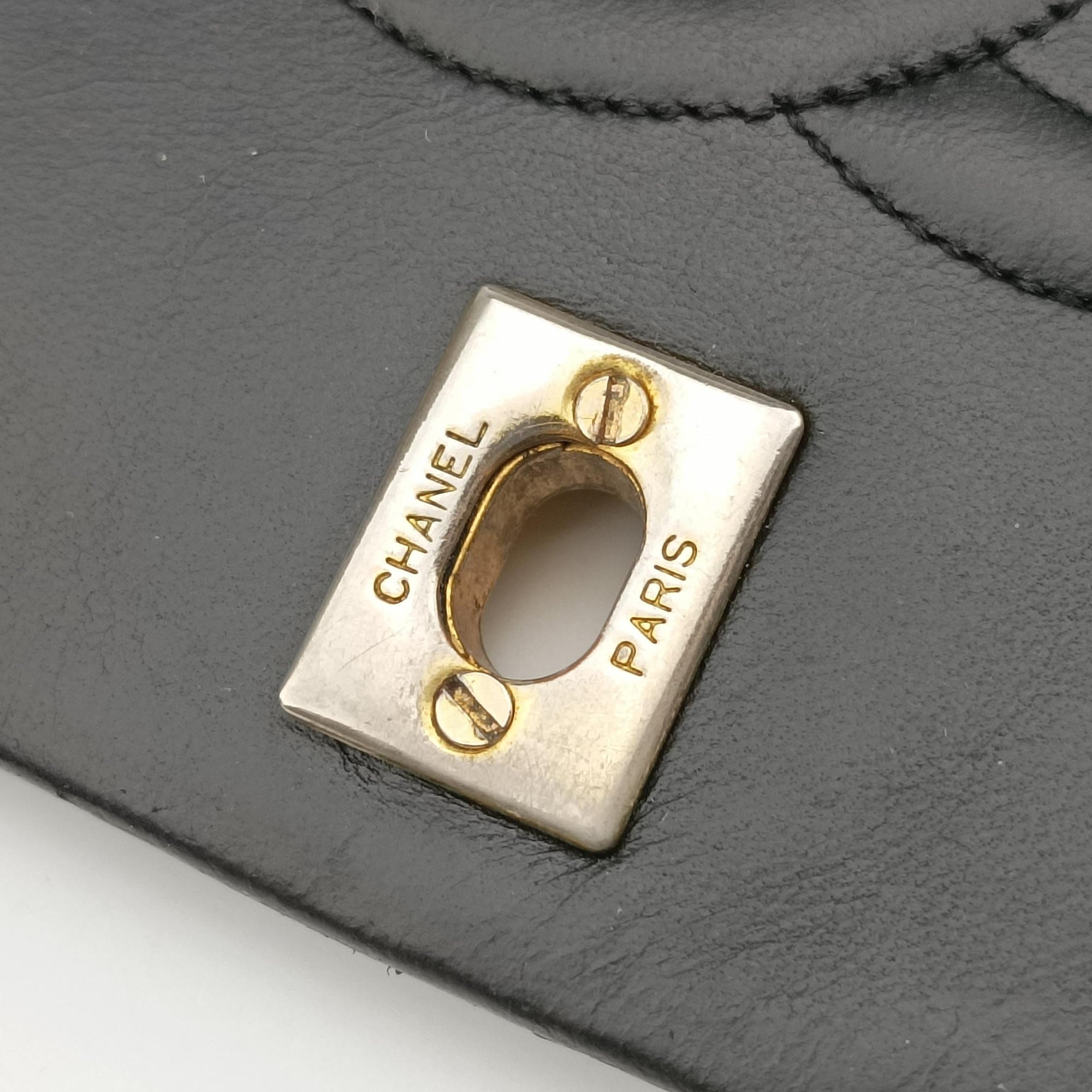 Vintage Chanel Matelasse Black lambskin A80287 shoulderbag | stylenewstar