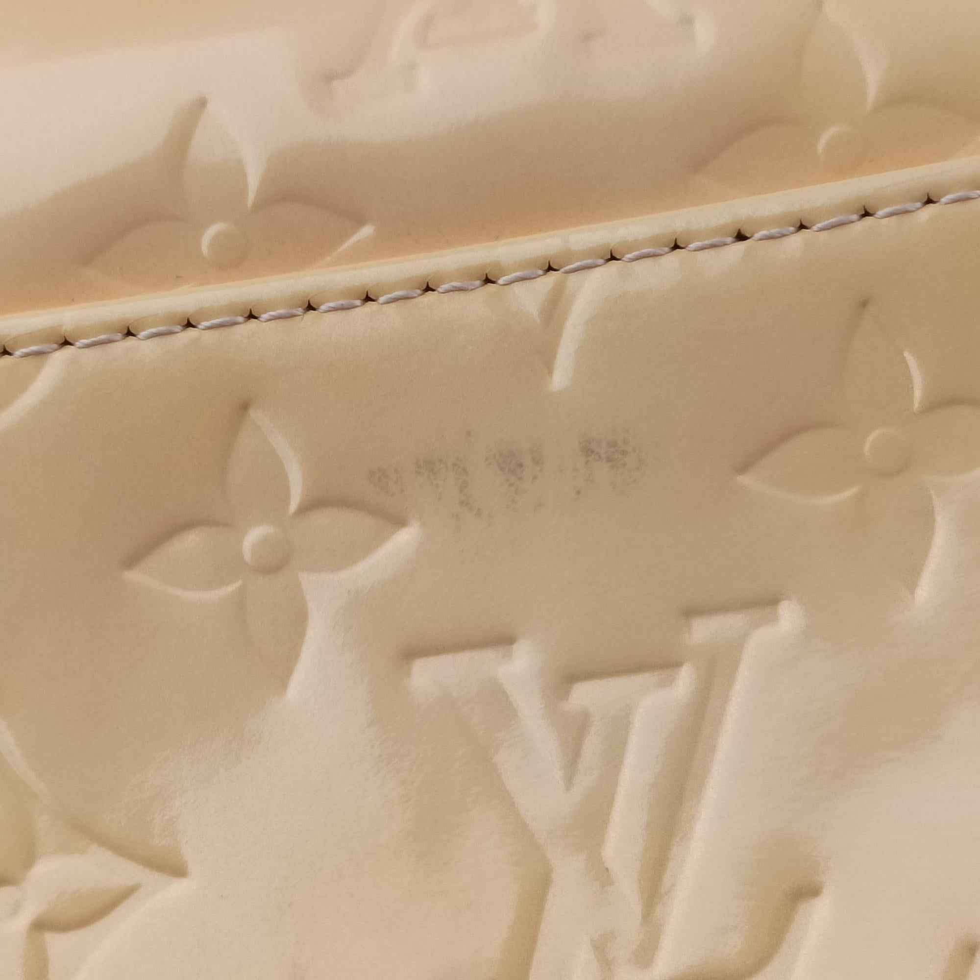 Secondhand Louis Vuitton Thompson Street Rose Pink Vernis M91300 shoulderbag | stylenewstar