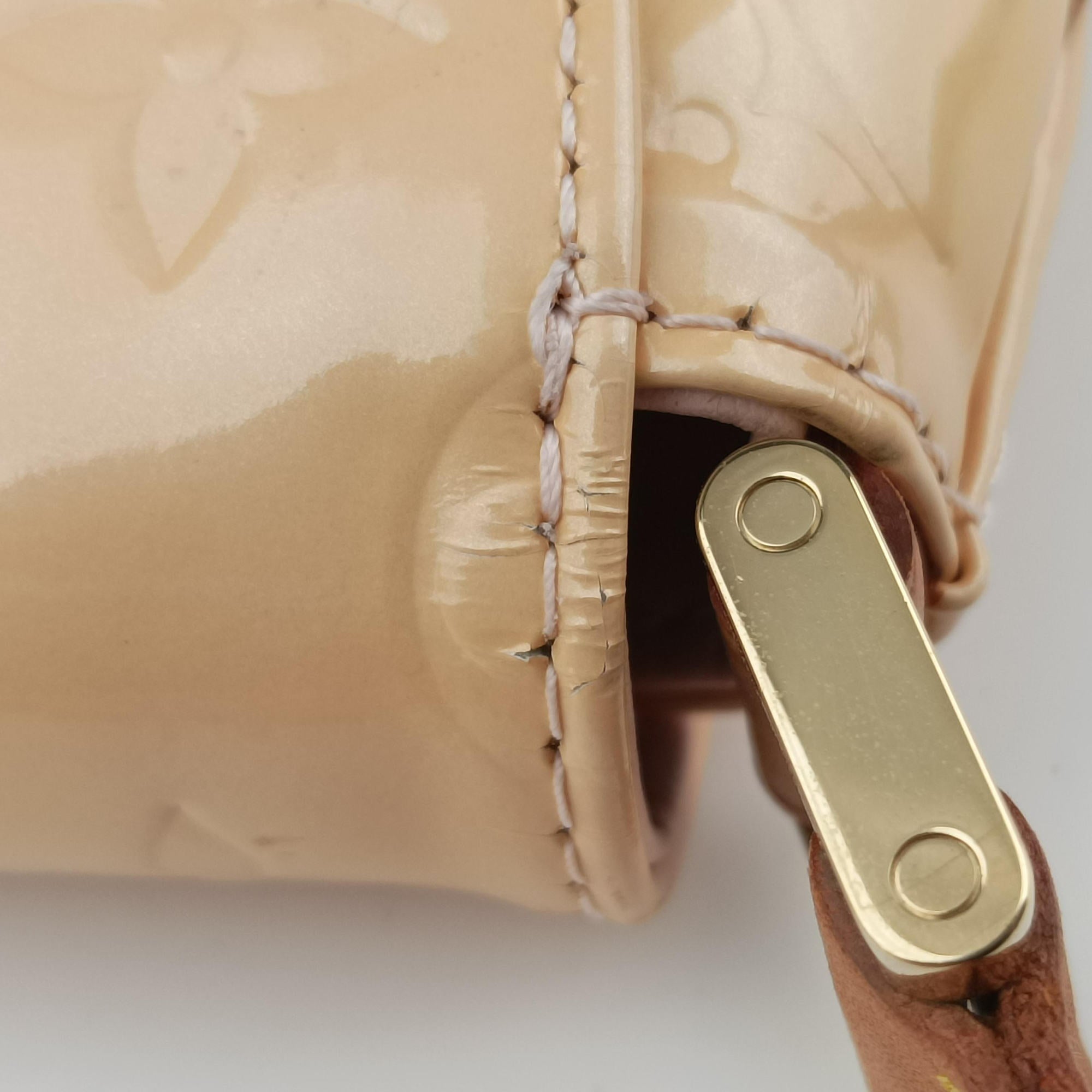 Secondhand Louis Vuitton Thompson Street Rose Pink Vernis M91300 shoulderbag | stylenewstar