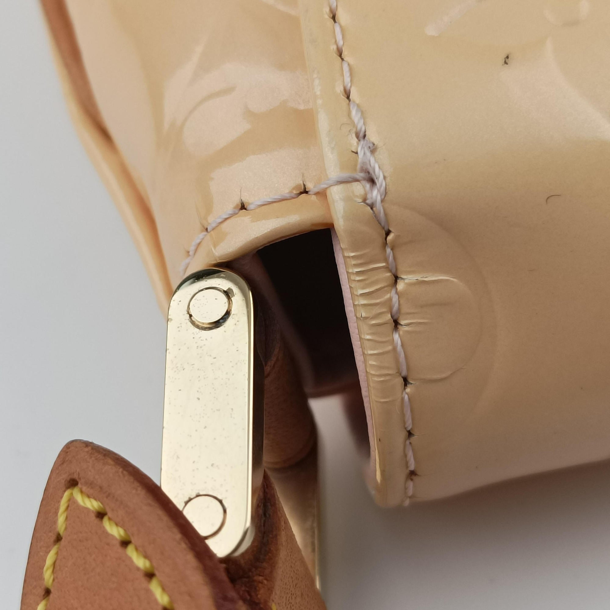 Secondhand Louis Vuitton Thompson Street Rose Pink Vernis M91300 shoulderbag | stylenewstar