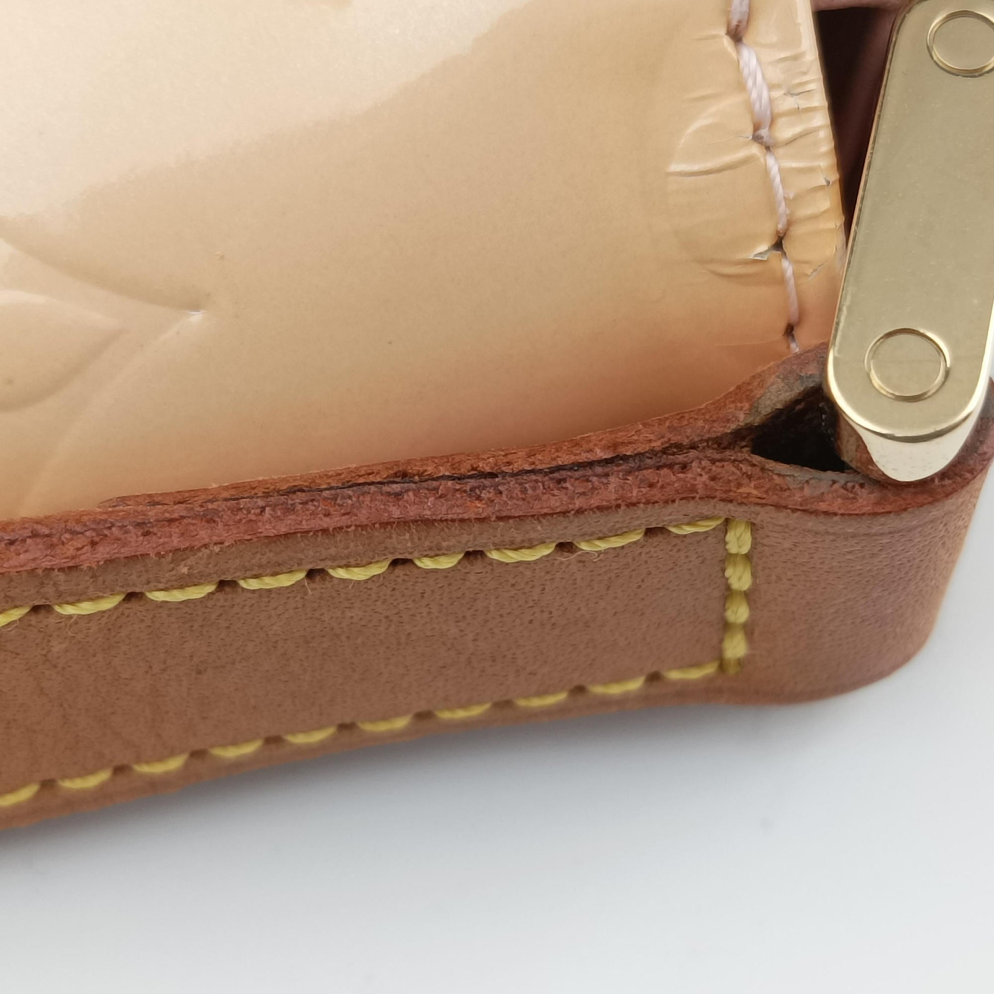 Secondhand Louis Vuitton Thompson Street Rose Pink Vernis M91300 shoulderbag | stylenewstar