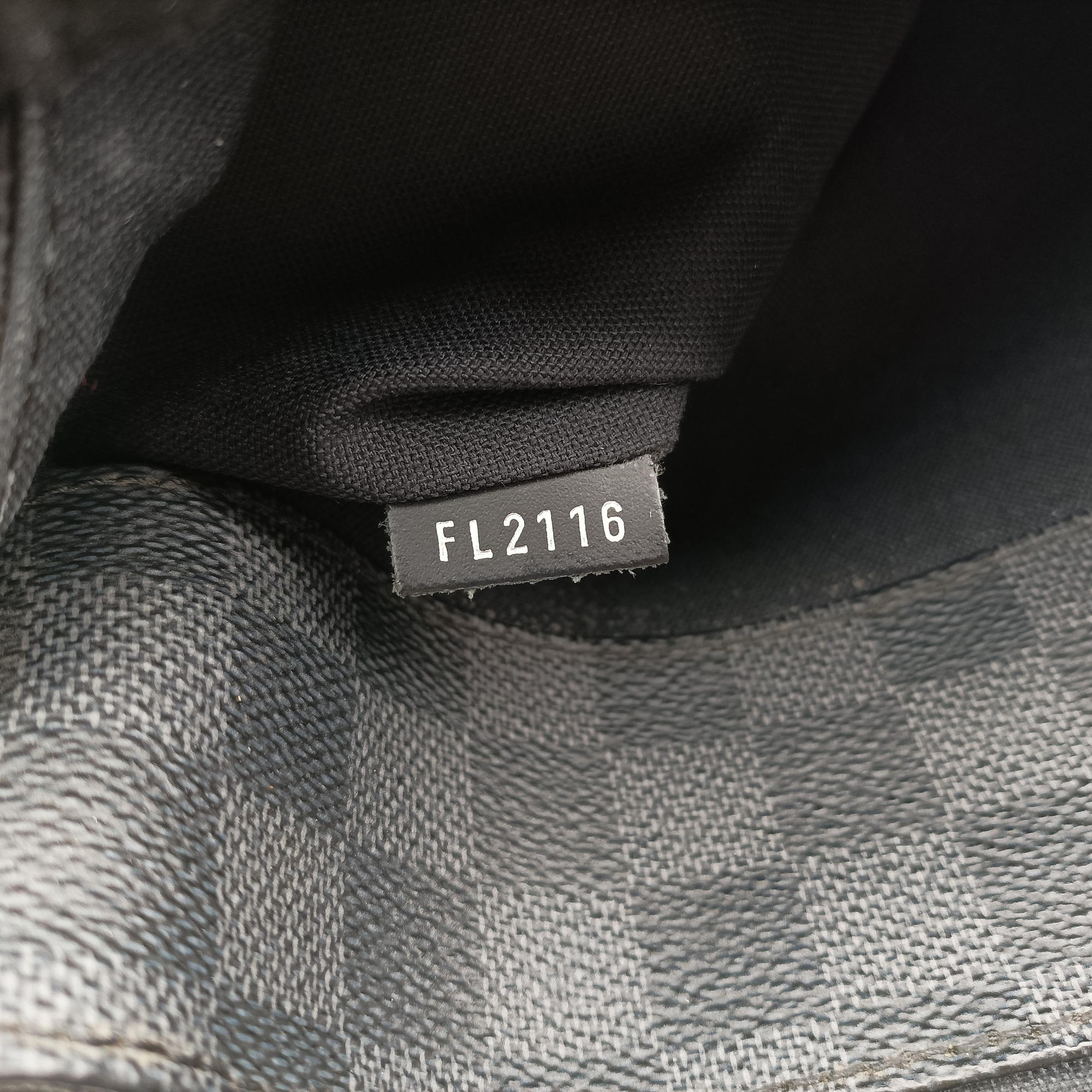 Pre-owned Louis Vuitton District PM Noir Damier GRAPHITE N41260 shoulderbag | stylenewstar