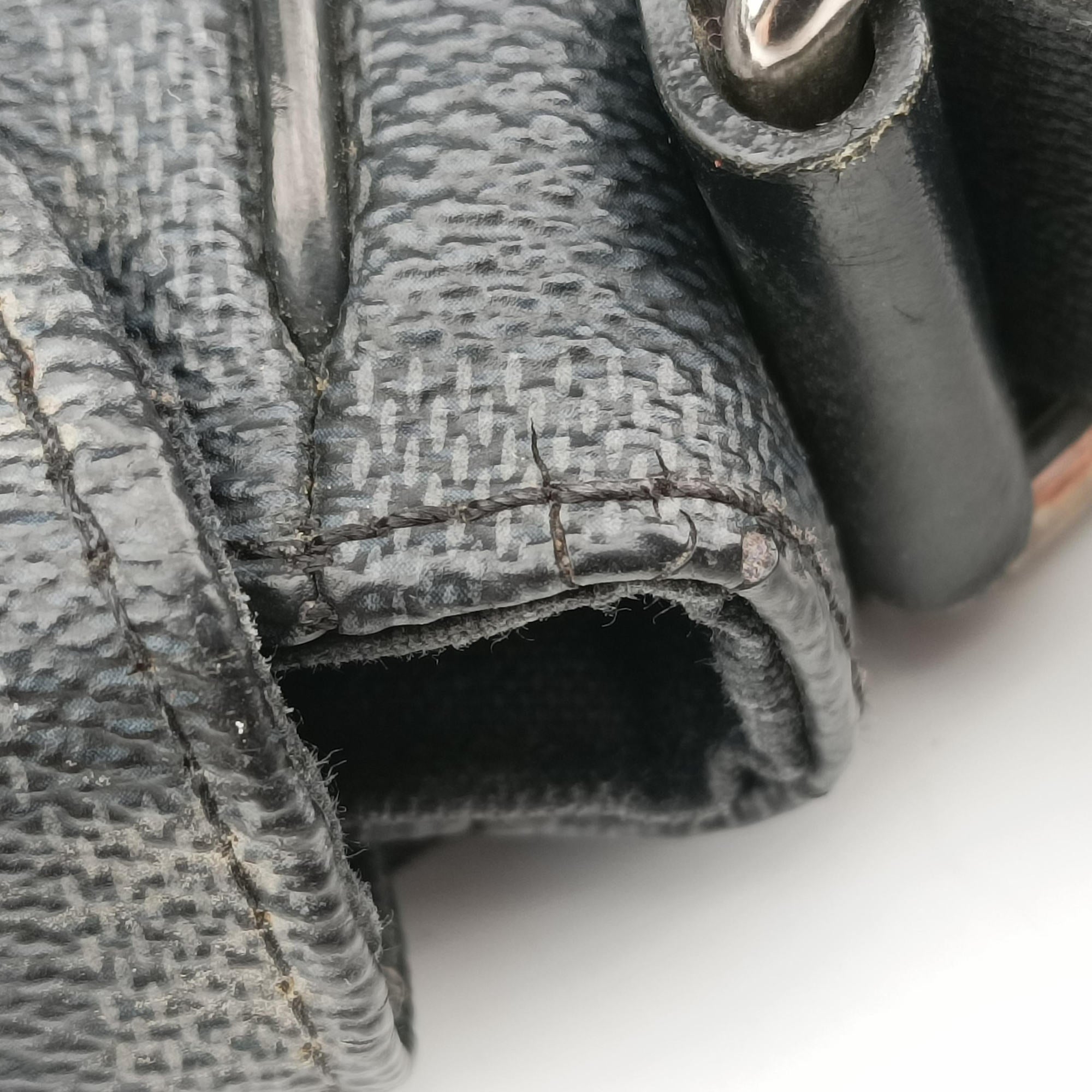Pre-owned Louis Vuitton District PM Noir Damier GRAPHITE N41260 shoulderbag | stylenewstar