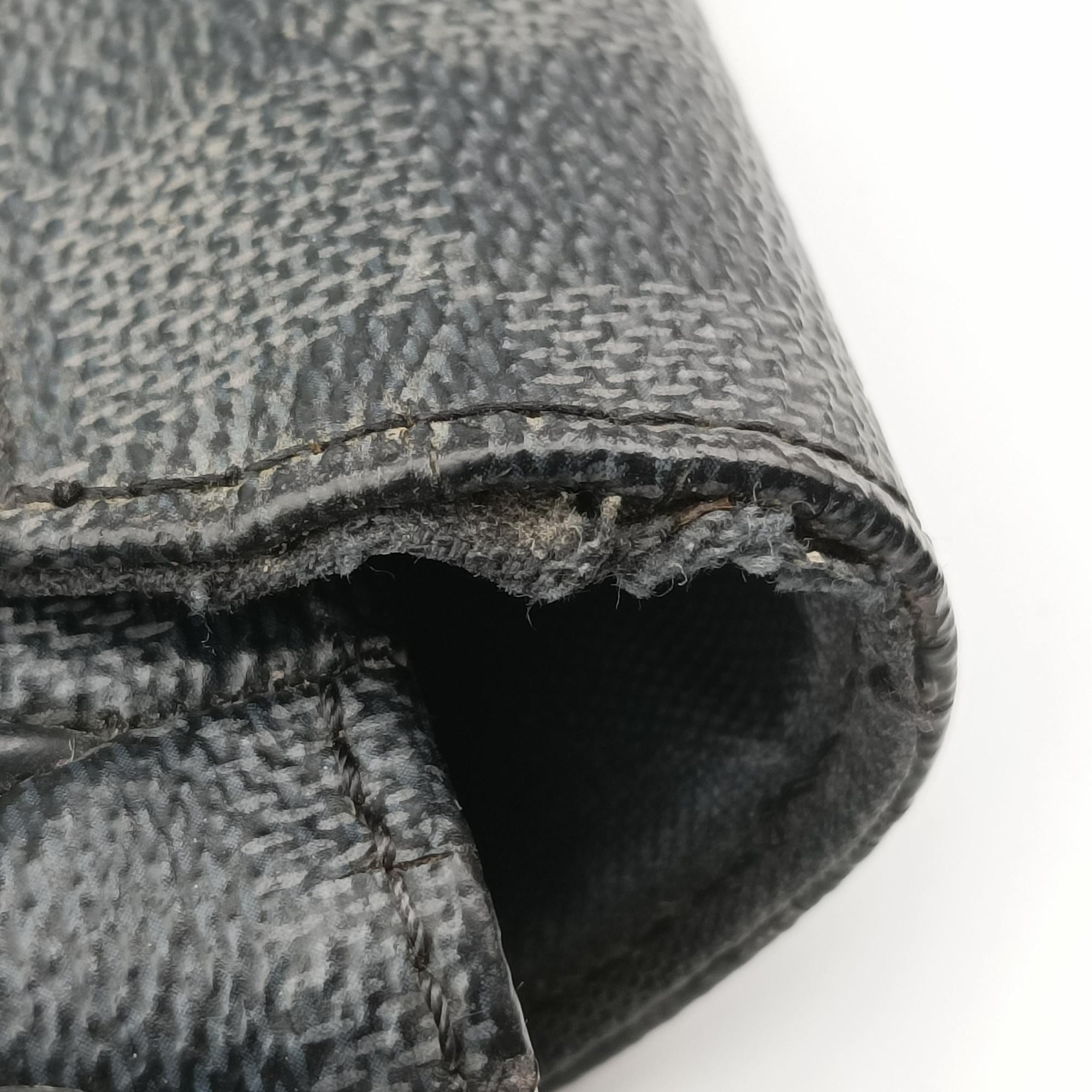 Pre-owned Louis Vuitton District PM Noir Damier GRAPHITE N41260 shoulderbag | stylenewstar