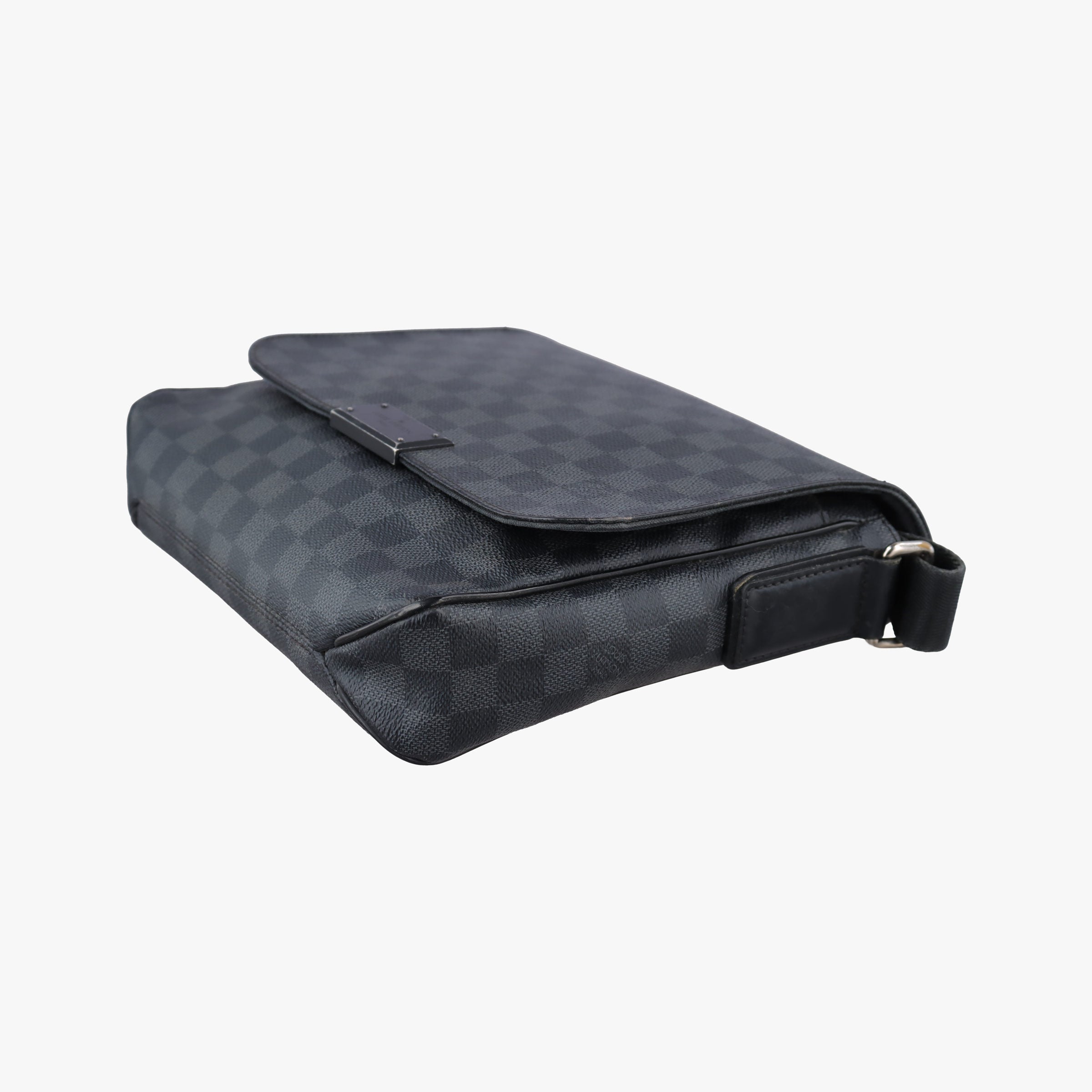 Pre-owned Louis Vuitton District PM Noir Damier GRAPHITE N41260 shoulderbag | stylenewstar
