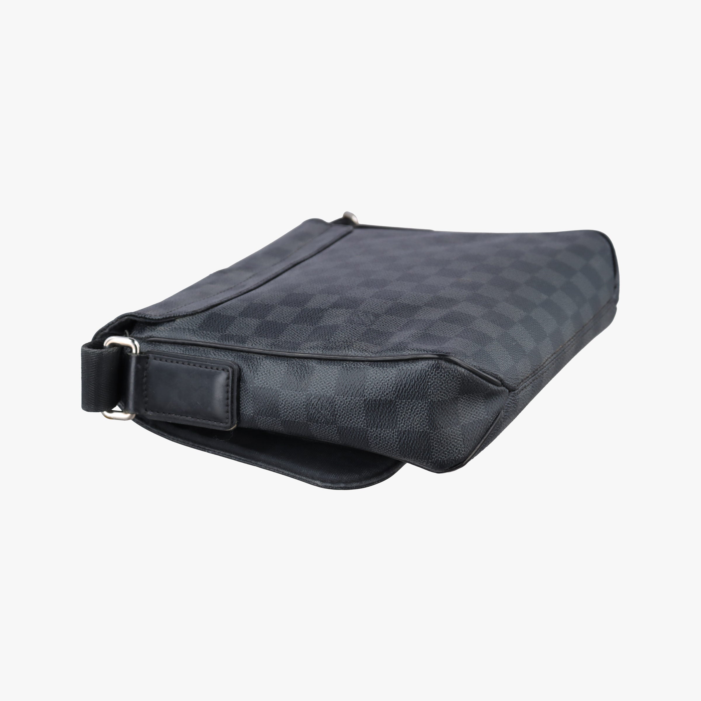 Pre-owned Louis Vuitton District PM Noir Damier GRAPHITE N41260 shoulderbag | stylenewstar