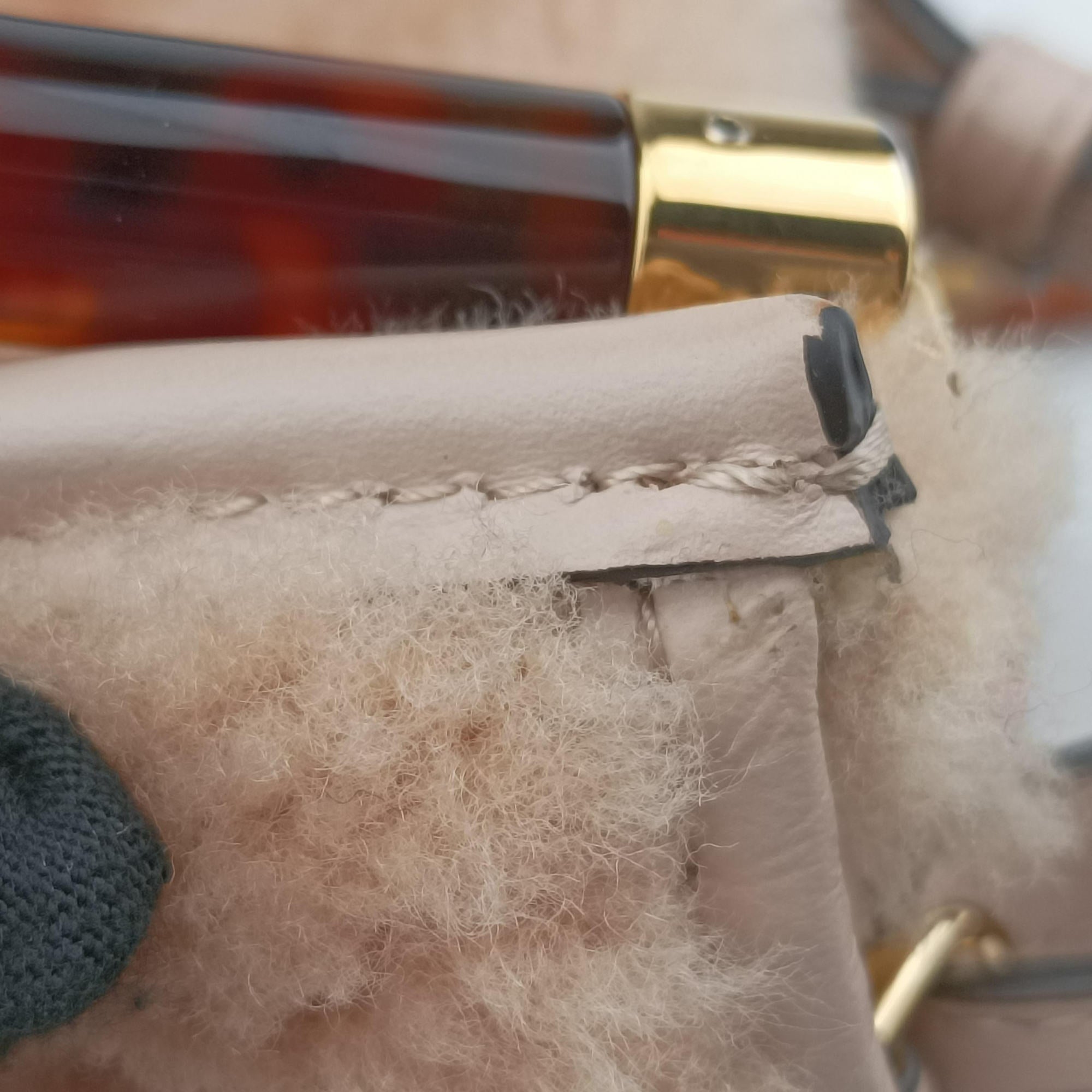 Secondhand Fendi SUNSHINE SHOPPER beige×Multicolour fur×leather 8BS051 shoulderbag | stylenewstar