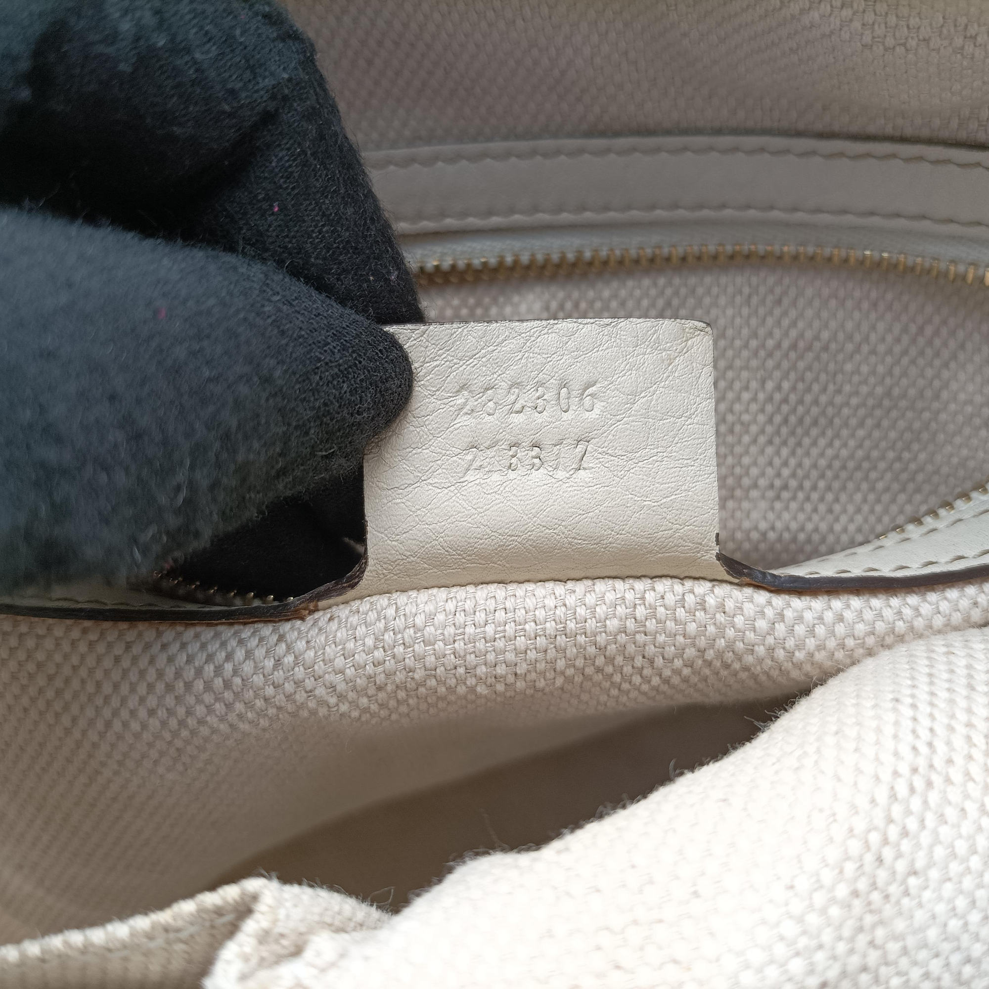 Pre-owned Gucci Soho White Leather 282306 handbag | stylenewstar
