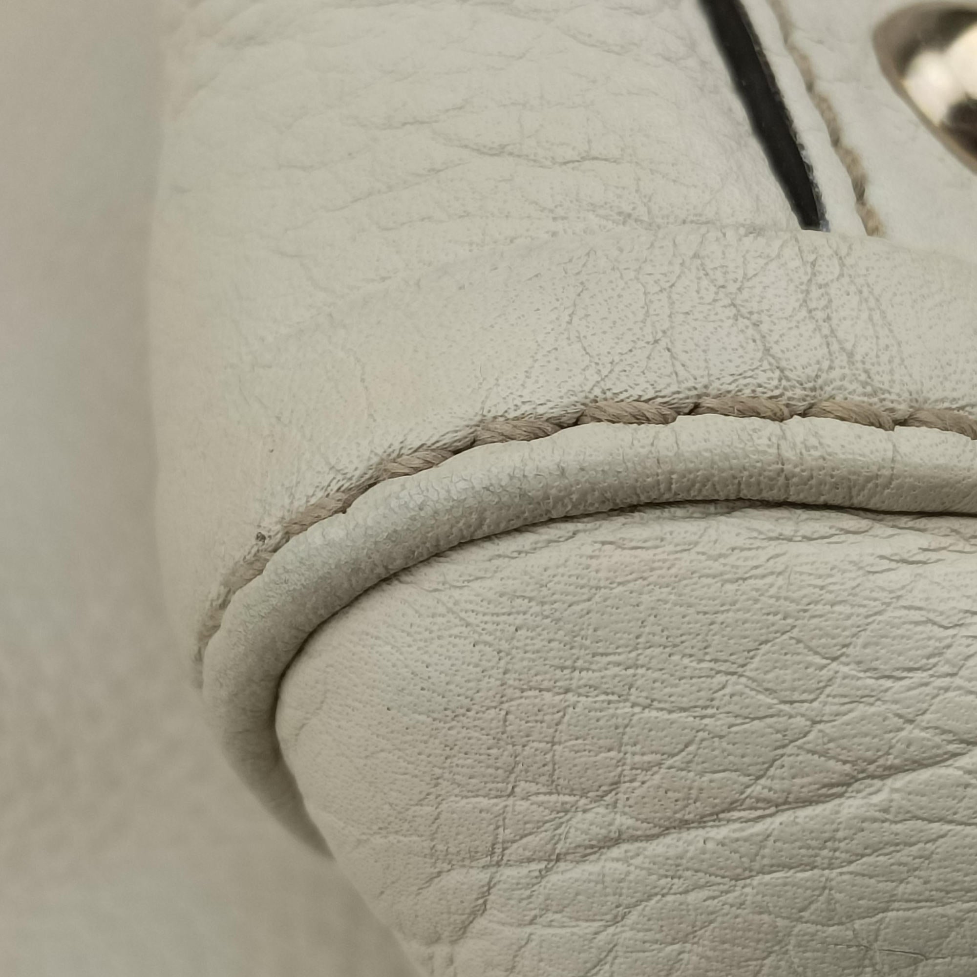 Pre-owned Gucci Soho White Leather 282306 handbag | stylenewstar