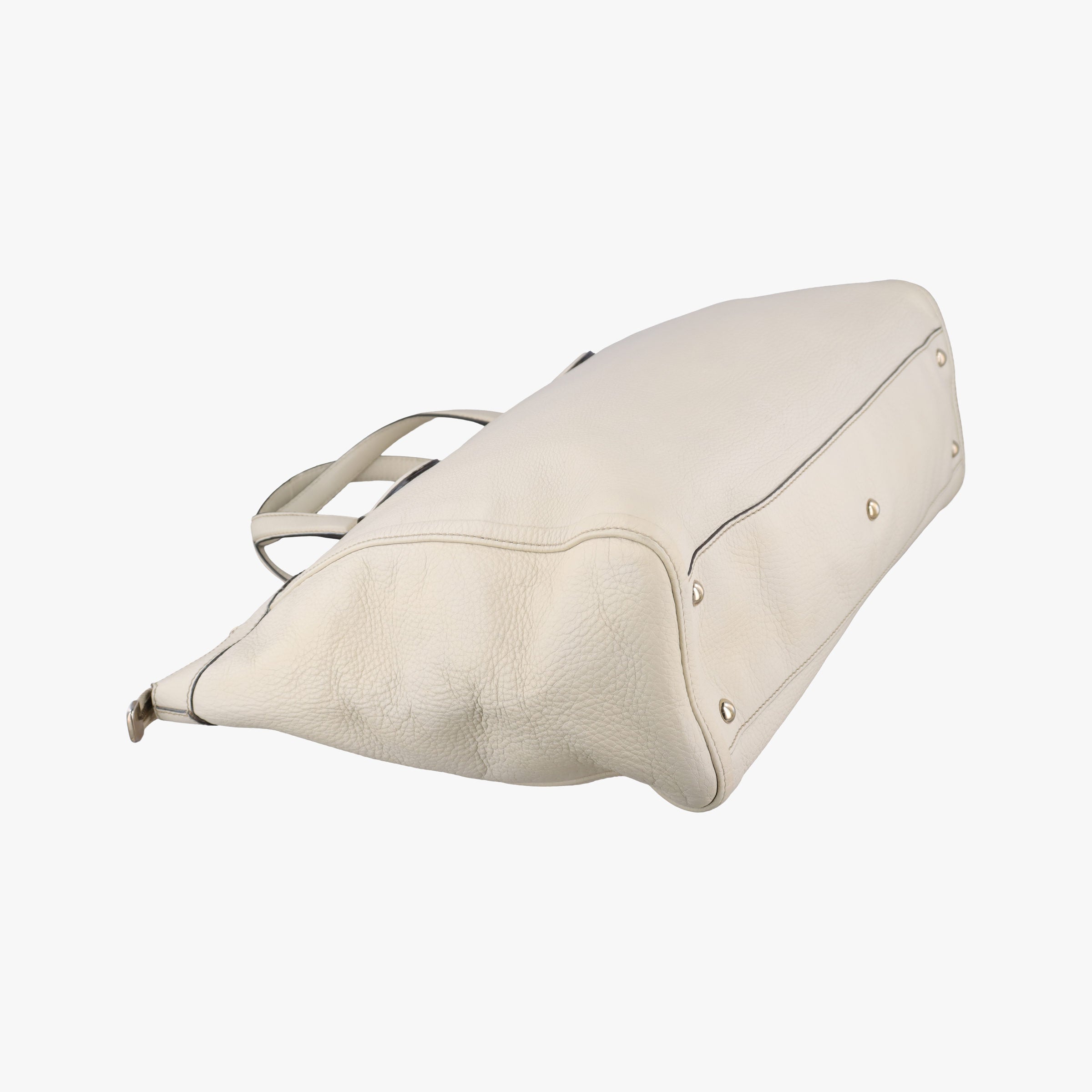 Pre-owned Gucci Soho White Leather 282306 handbag | stylenewstar