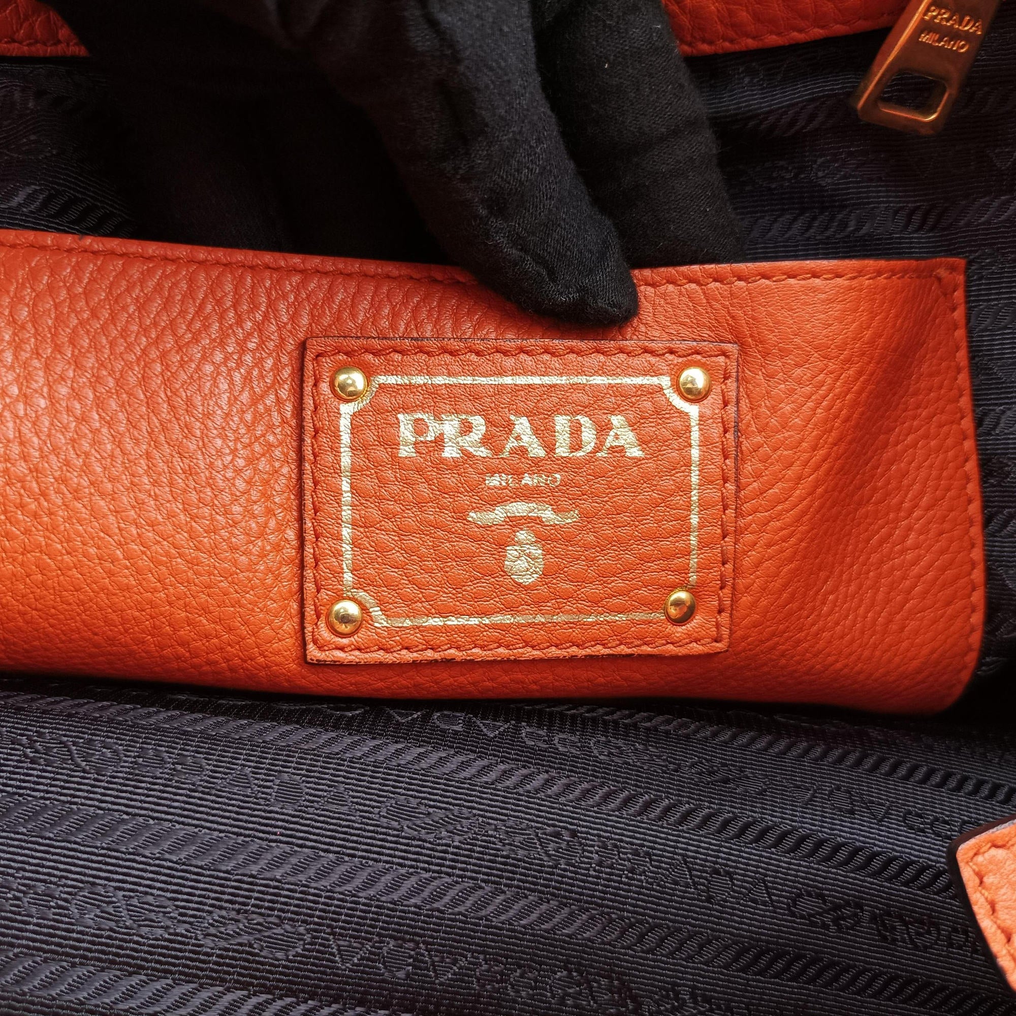 Vintage Prada Vitello Dino Orange Leather BN2671 shoulderbag | stylenewstar