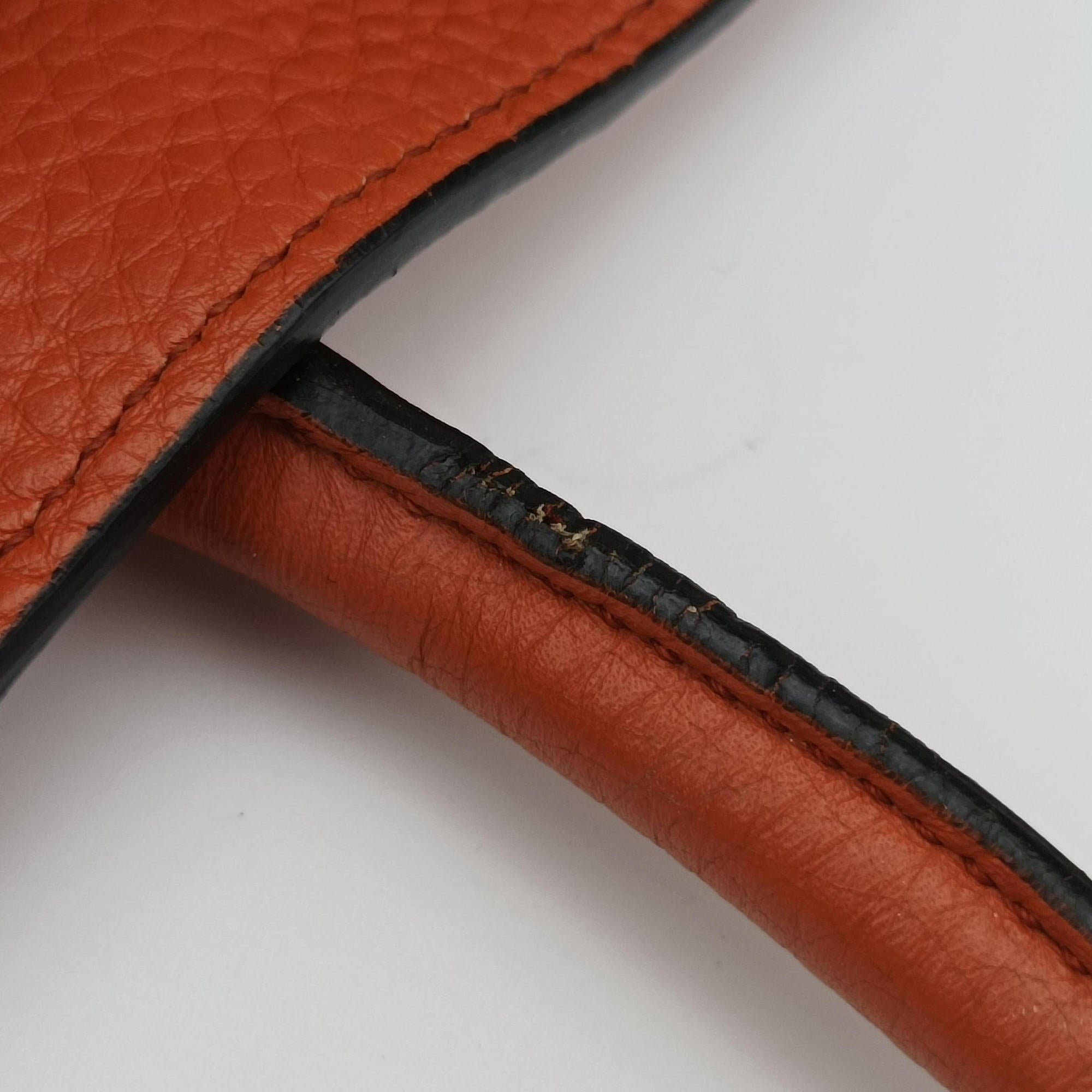 Vintage Prada Vitello Dino Orange Leather BN2671 shoulderbag | stylenewstar