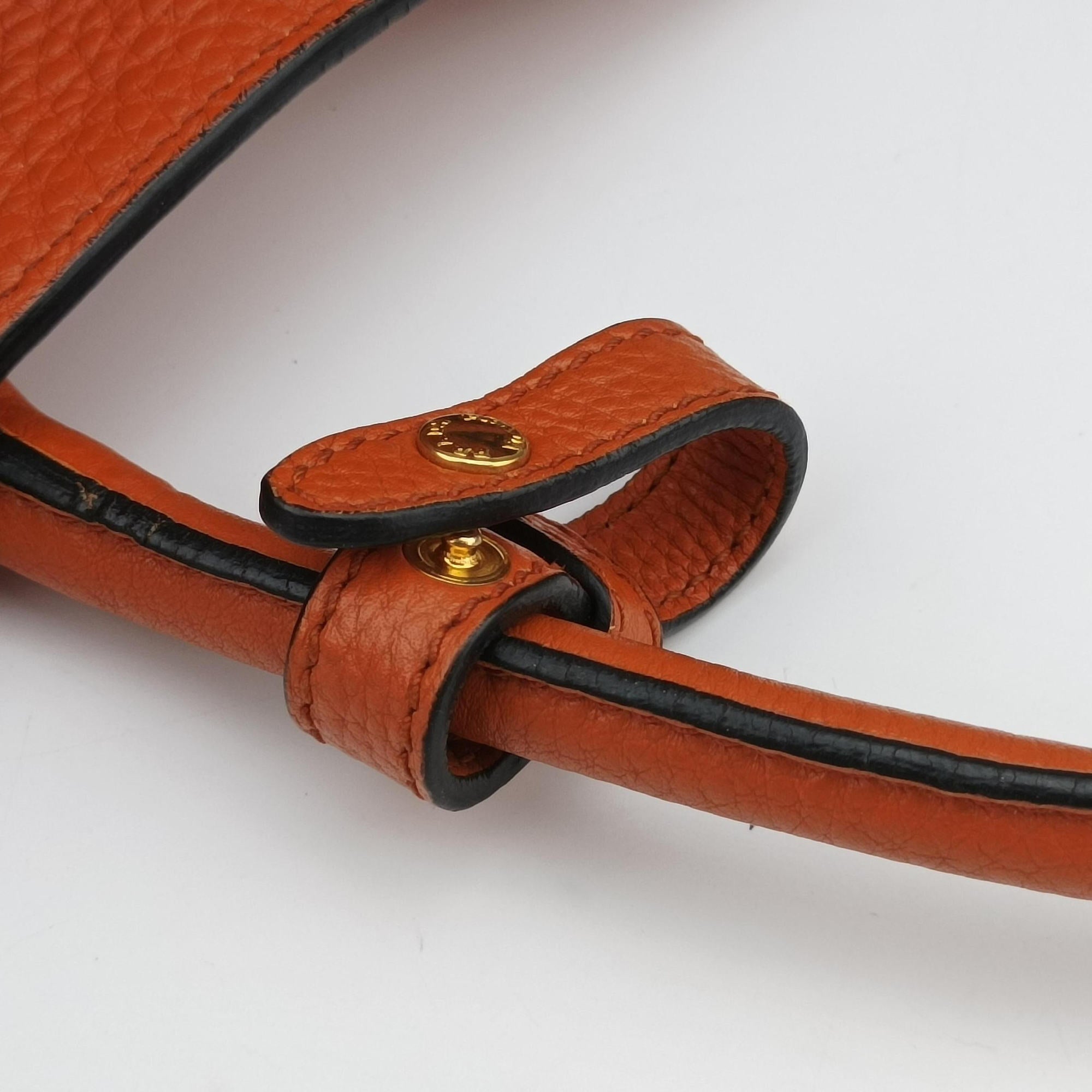 Vintage Prada Vitello Dino Orange Leather BN2671 shoulderbag | stylenewstar