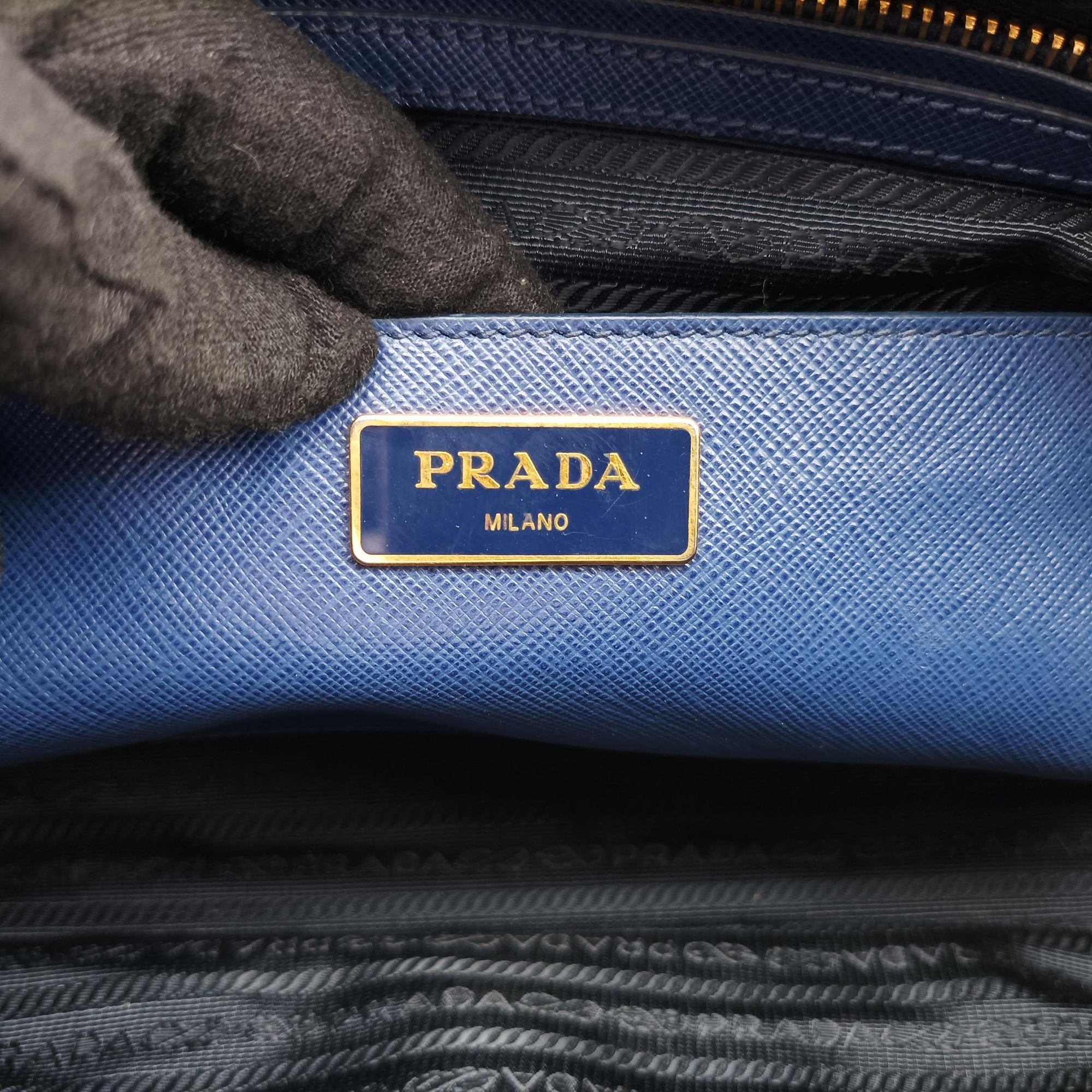 Pre-owned Prada Promenade Blue SAFFIANO Leather BN2558 handbag | stylenewstar
