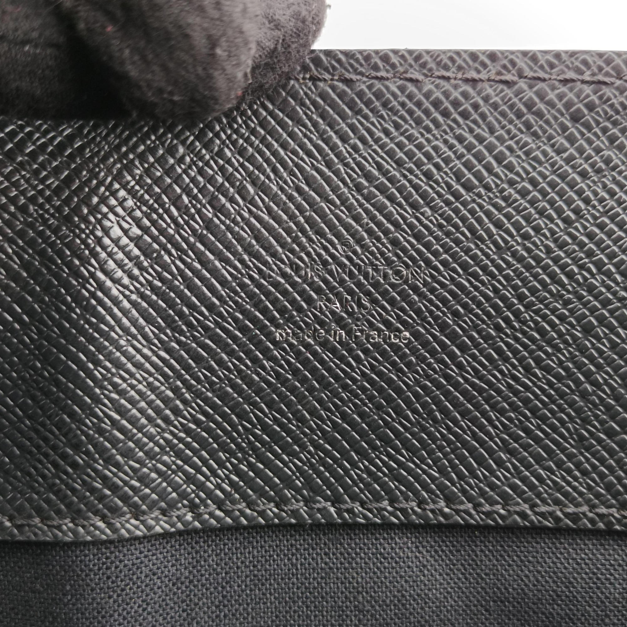 Pre-owned Louis Vuitton TADAO ardoise taiga M30052 shoulderbag | stylenewstar