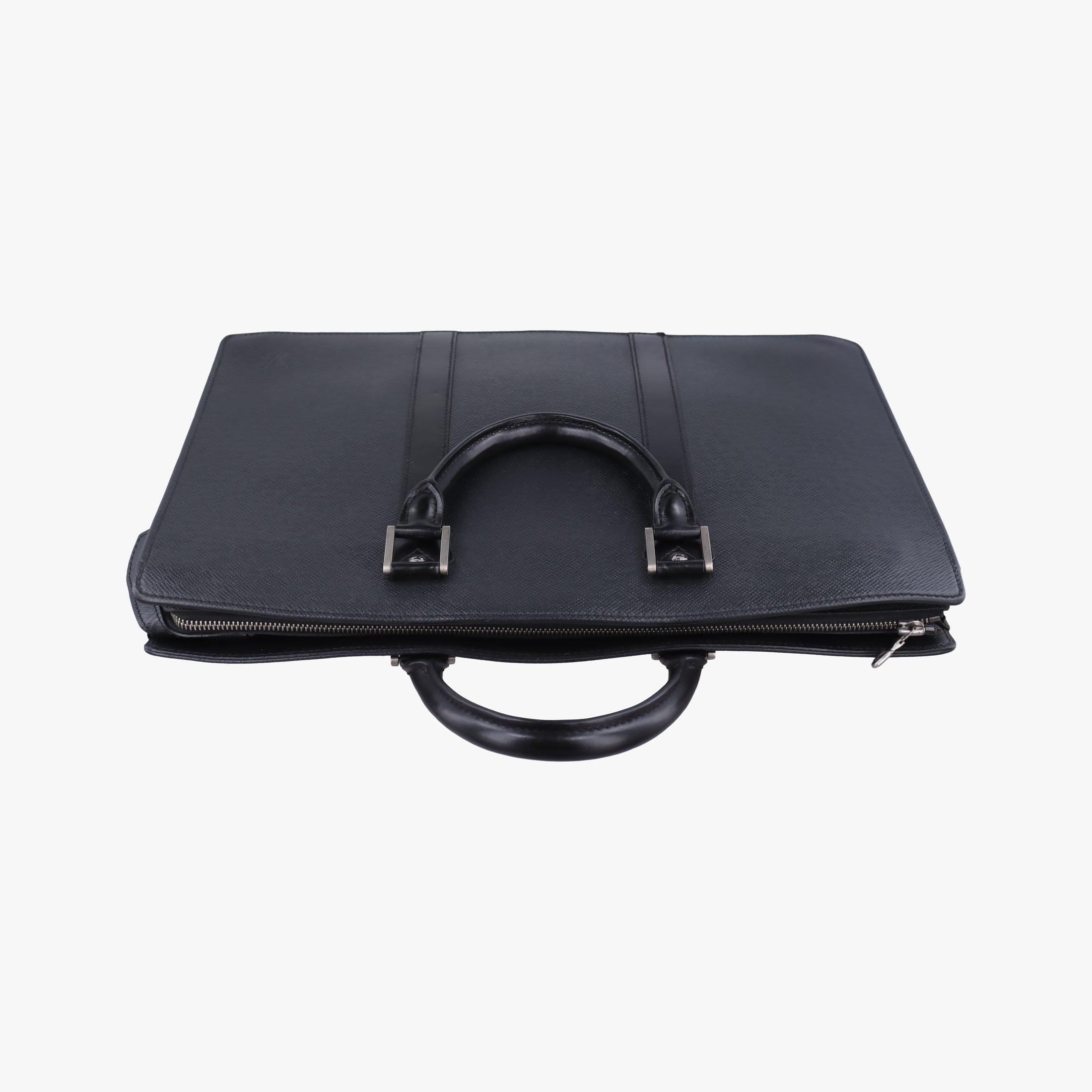 Pre-owned Louis Vuitton TADAO ardoise taiga M30052 shoulderbag | stylenewstar