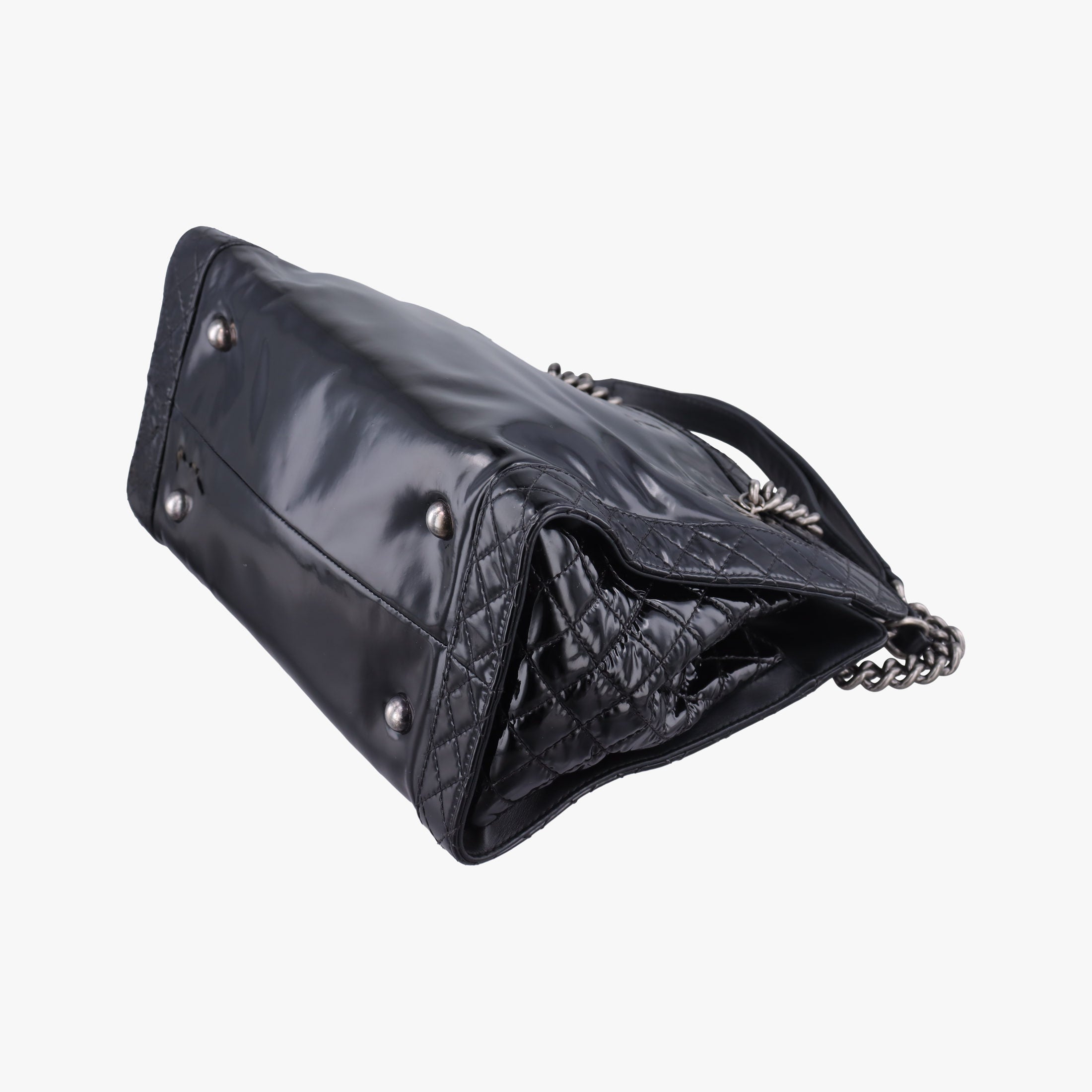 Pre-owned Chanel Boy Chanel Black Enamel A67949 shoulderbag | stylenewstar