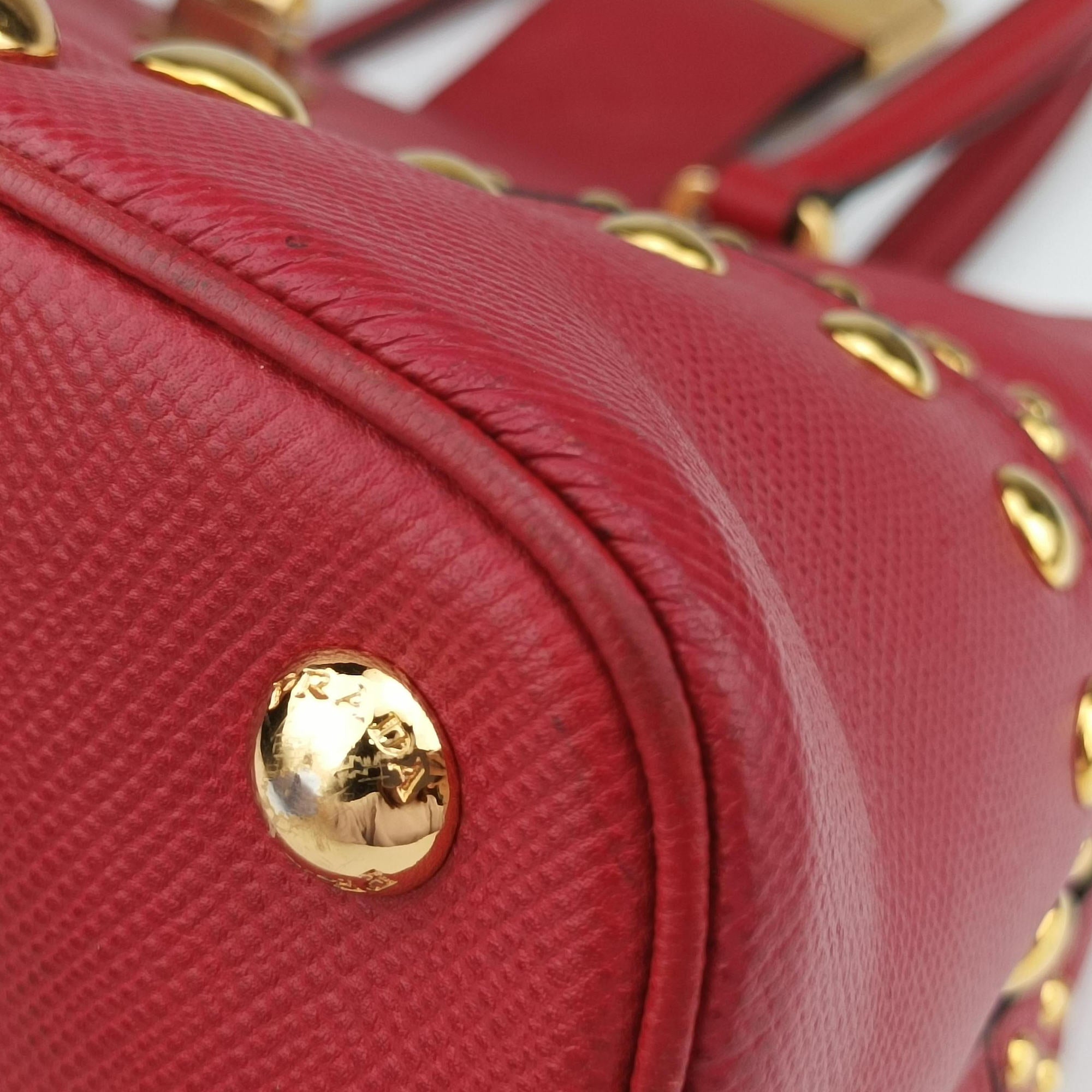Pre-owned Prada Promenade Studded Red SAFFIANO Leather BN2753 shoulderbag | stylenewstar