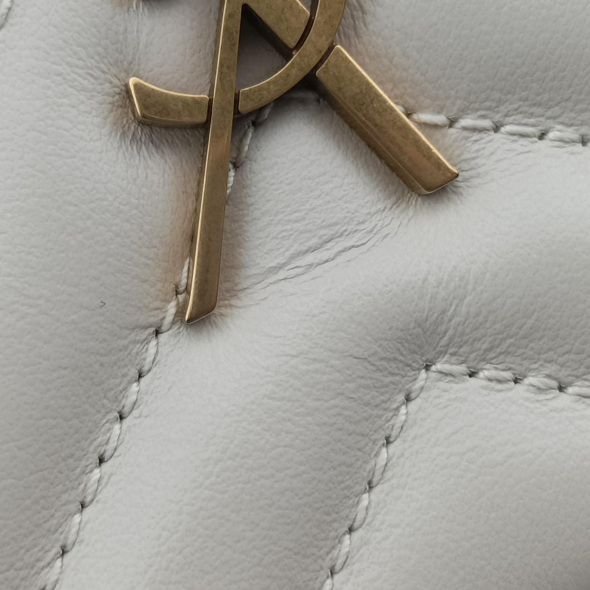 Pre-owned Yves Saint Laurent Lou camera White Leather 534817 shoulderbag | stylenewstar