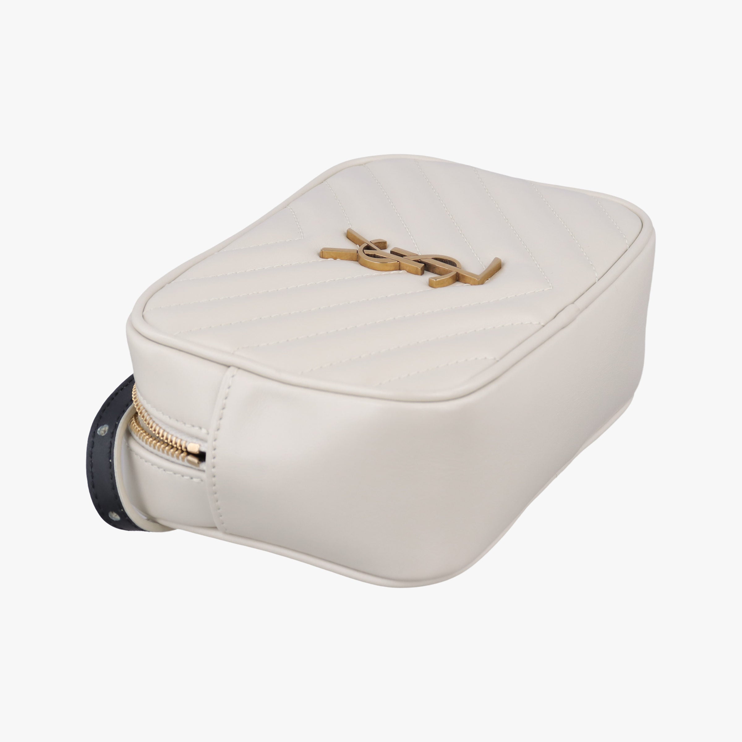 Pre-owned Yves Saint Laurent Lou camera White Leather 534817 shoulderbag | stylenewstar
