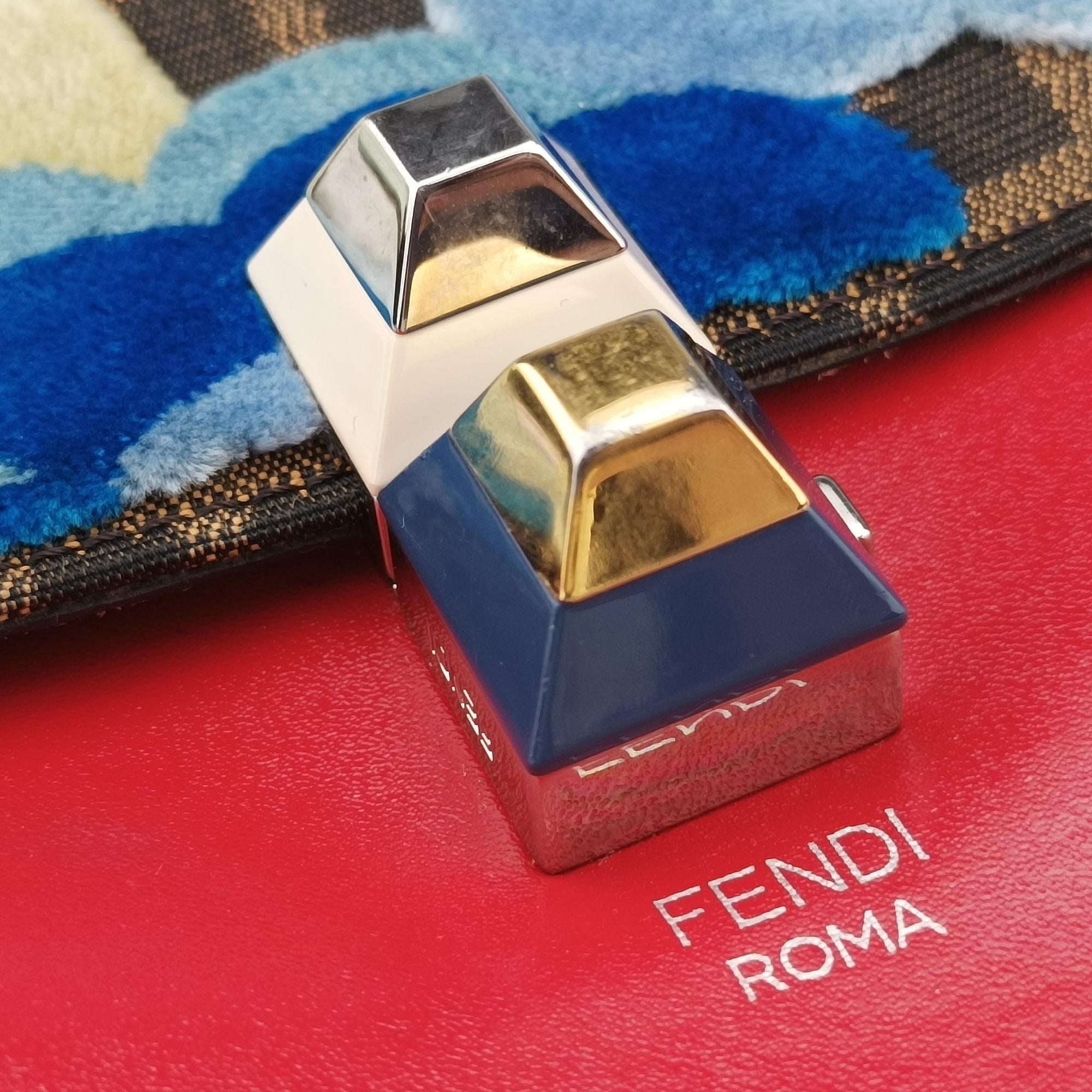 Vintage Fendi Kan I Multicolour canvas×Leather 8M0381 shoulderbag | stylenewstar