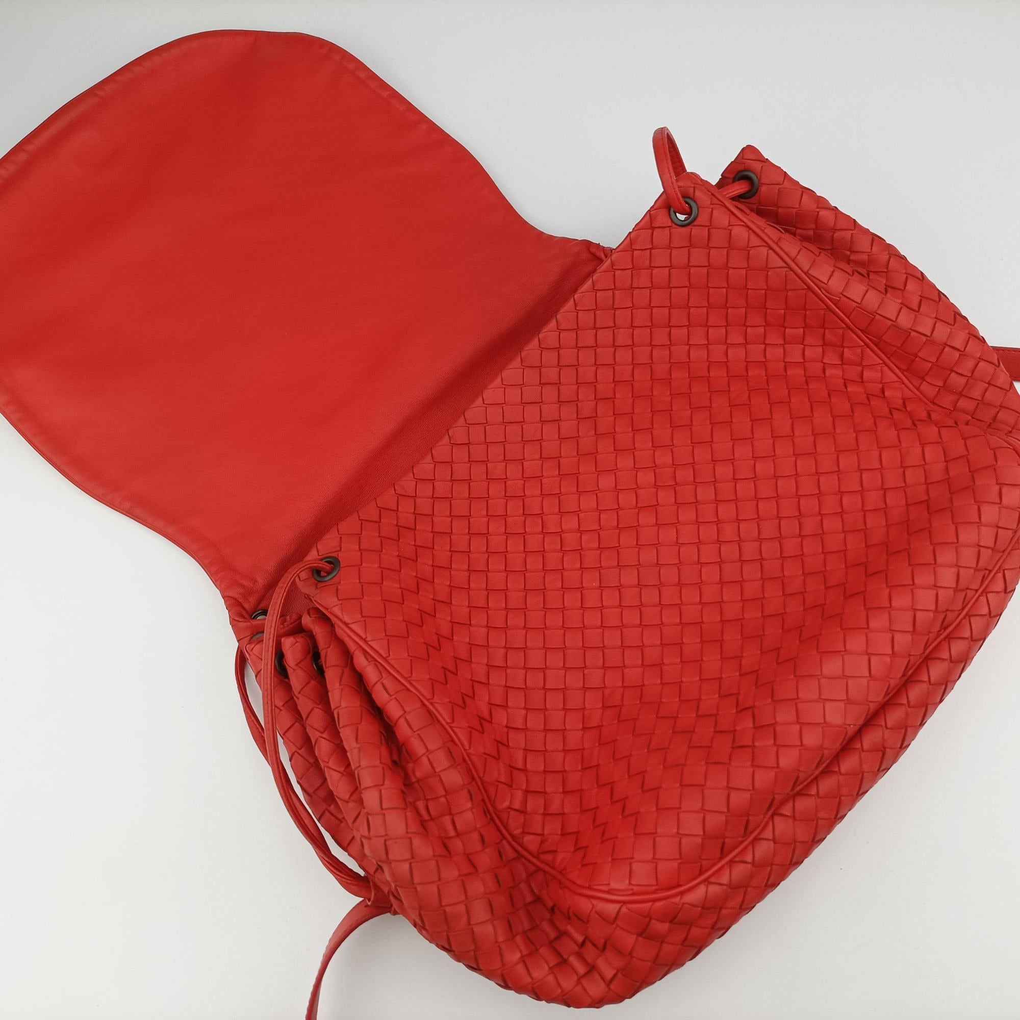 Pre-owned Bottega Veneta Hobo Intrecciato Red lambskin  shoulderbag | stylenewstar