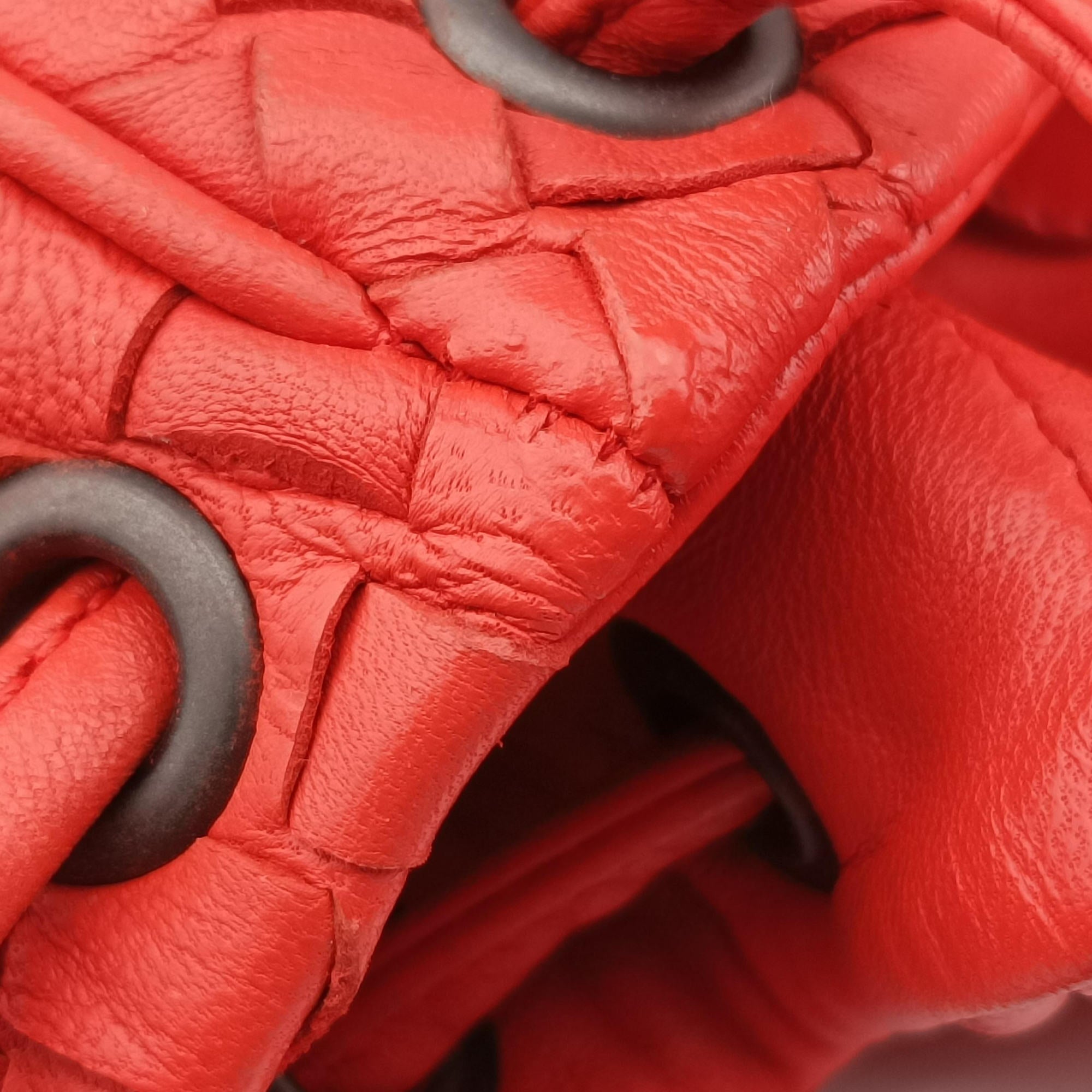 Pre-owned Bottega Veneta Hobo Intrecciato Red lambskin  shoulderbag | stylenewstar
