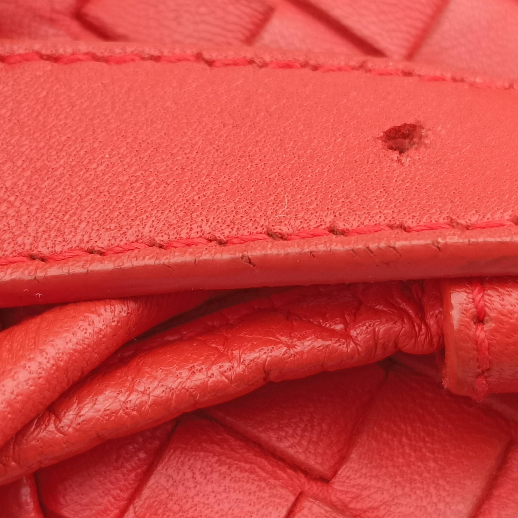 Pre-owned Bottega Veneta Hobo Intrecciato Red lambskin  shoulderbag | stylenewstar