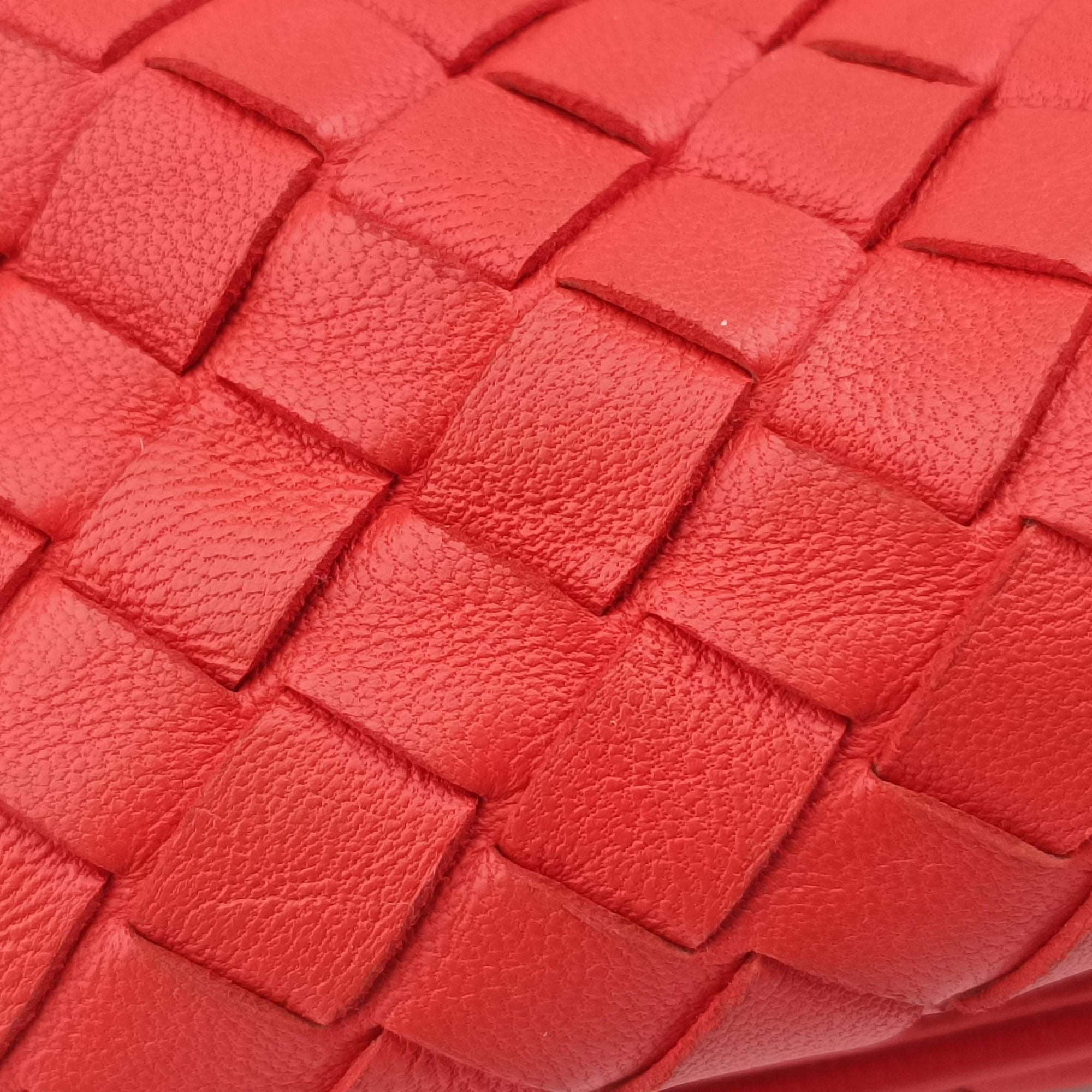 Pre-owned Bottega Veneta Hobo Intrecciato Red lambskin  shoulderbag | stylenewstar