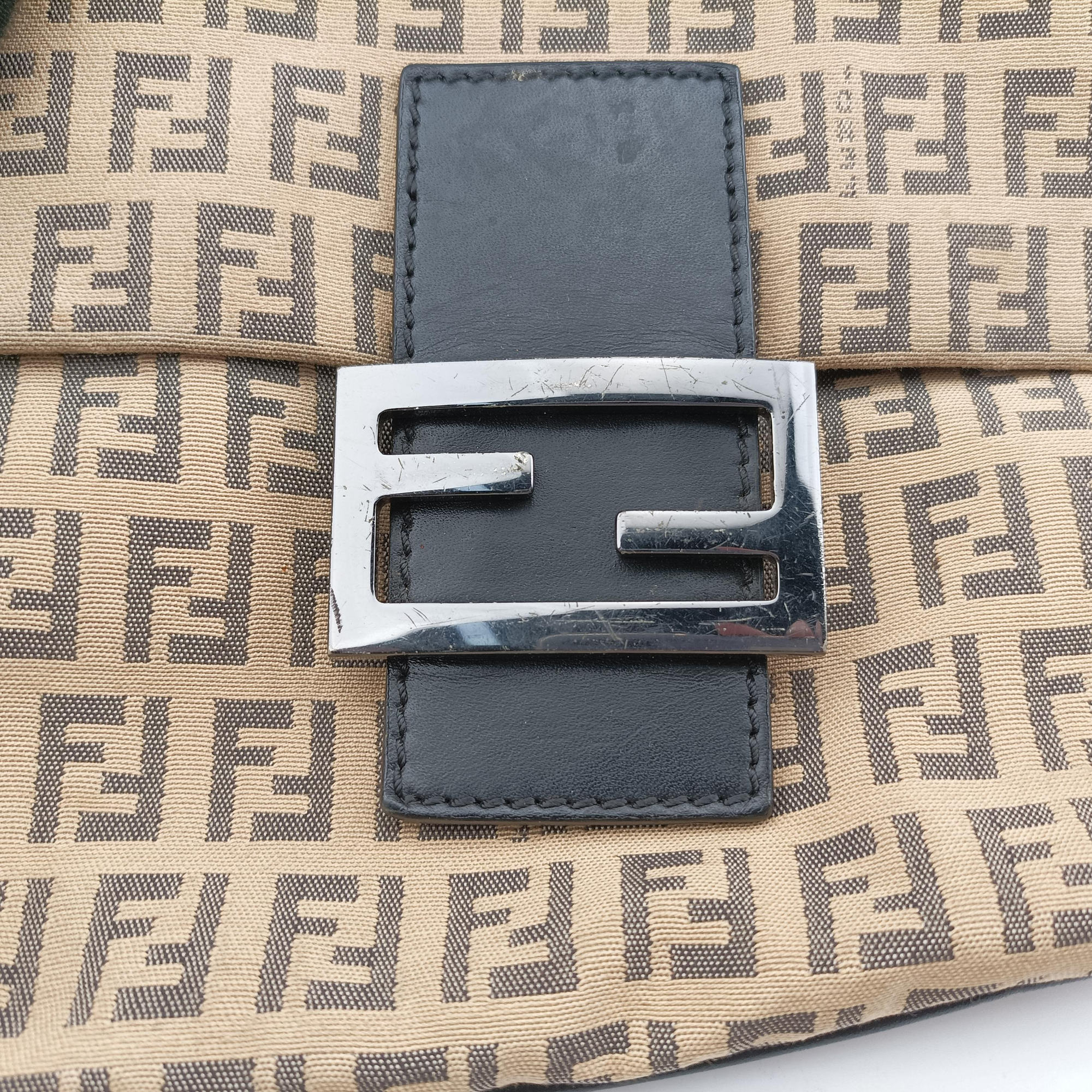 Secondhand Fendi Zucchino Beige canvas 8BT075 shoulderbag | stylenewstar