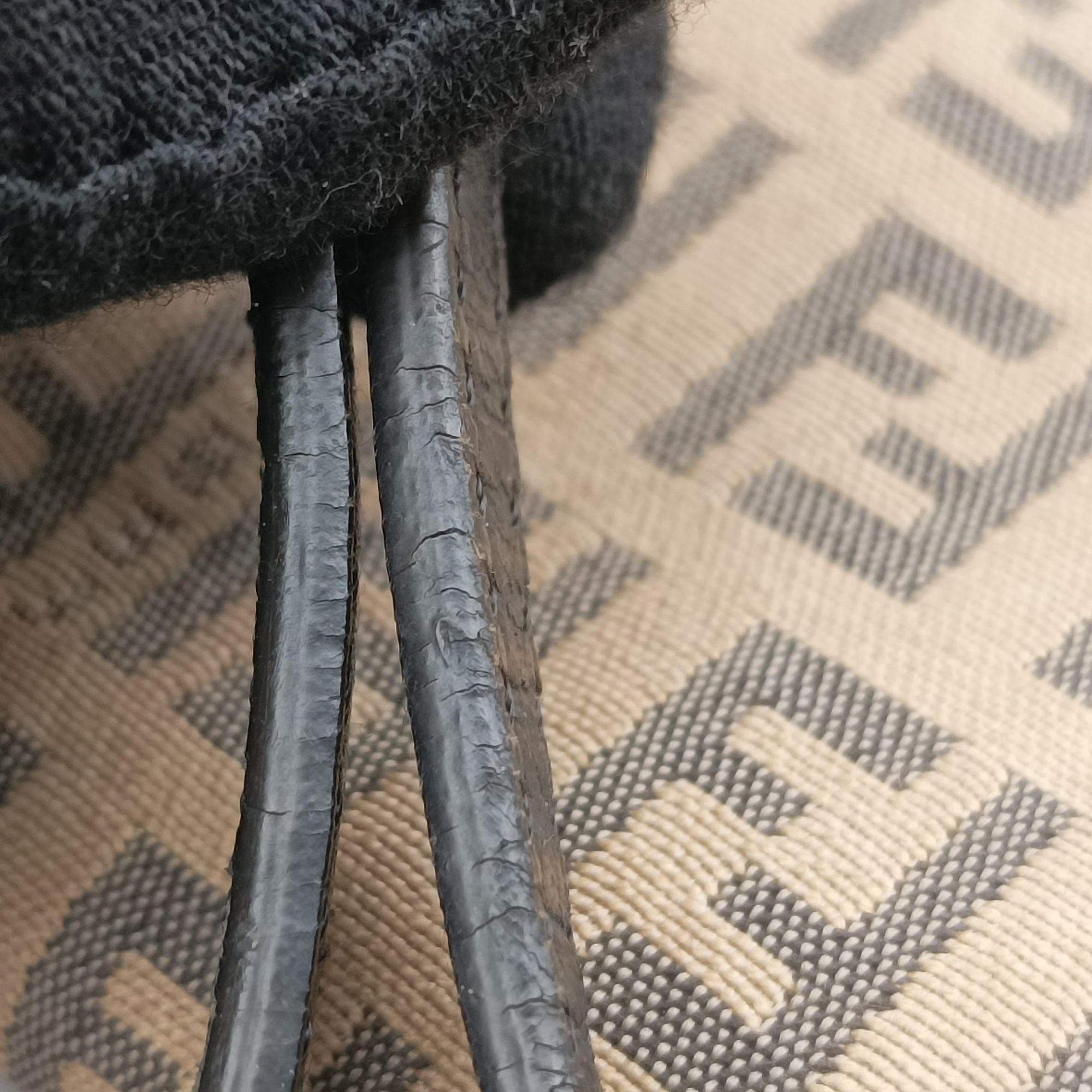 Secondhand Fendi Zucchino Beige canvas 8BT075 shoulderbag | stylenewstar