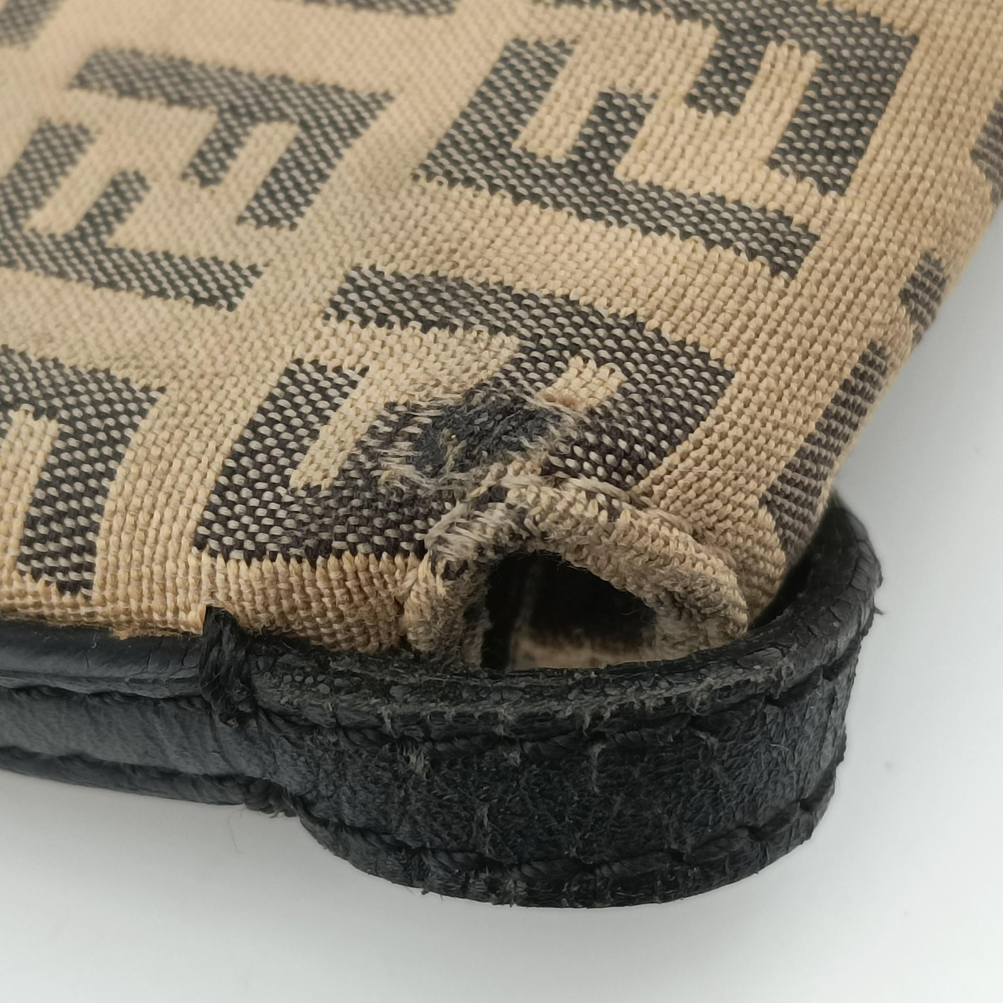 Secondhand Fendi Zucchino Beige canvas 8BT075 shoulderbag | stylenewstar