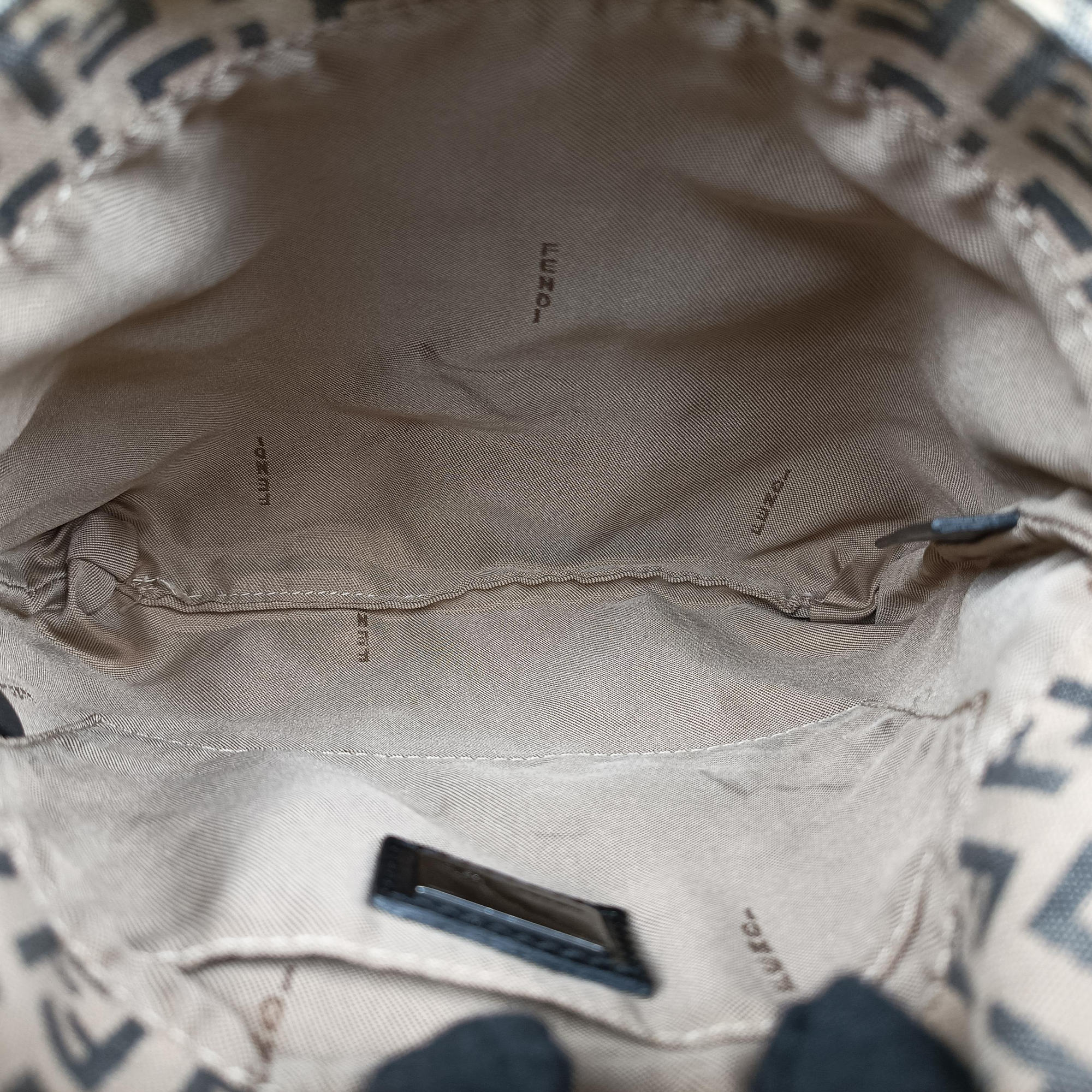 Secondhand Fendi Zucchino Beige canvas 8BT075 shoulderbag | stylenewstar
