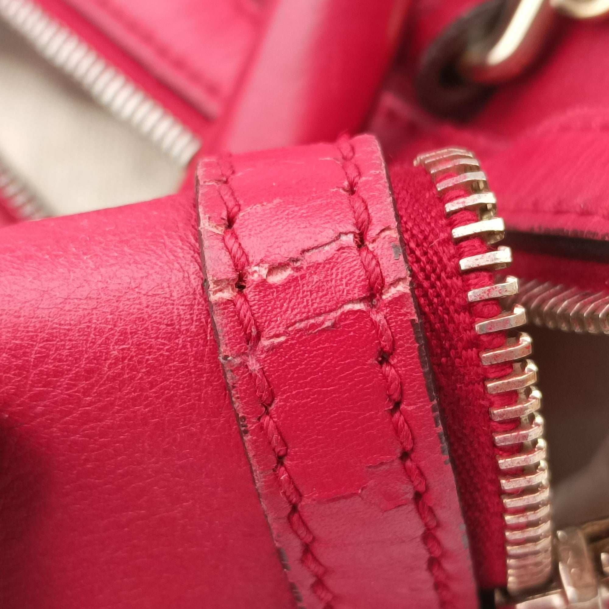Vintage Gucci Microguccissima boston Red Leather 269876 shoulderbag | stylenewstar